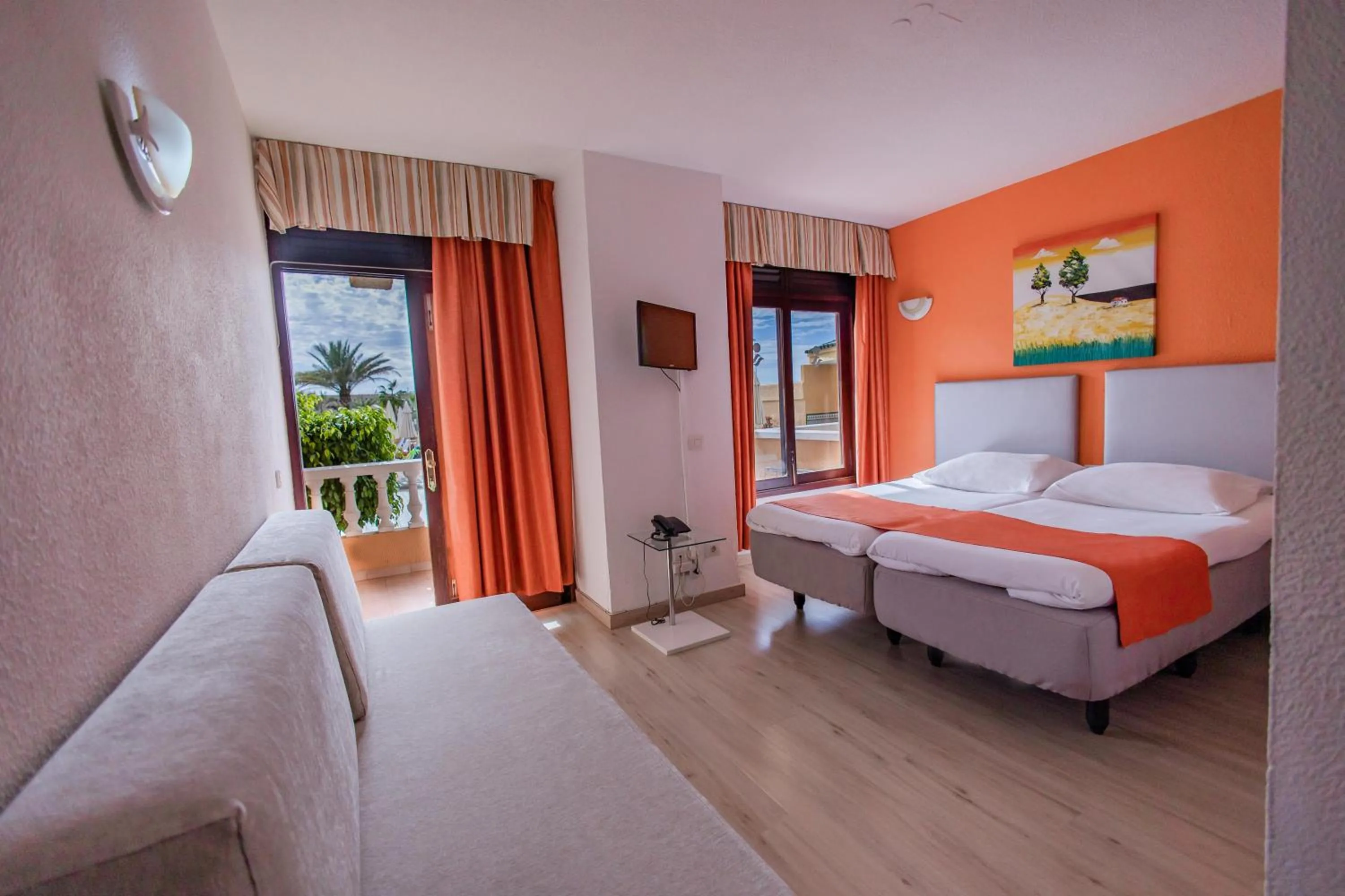 Photo of the whole room, Bed in Servatur Caribe