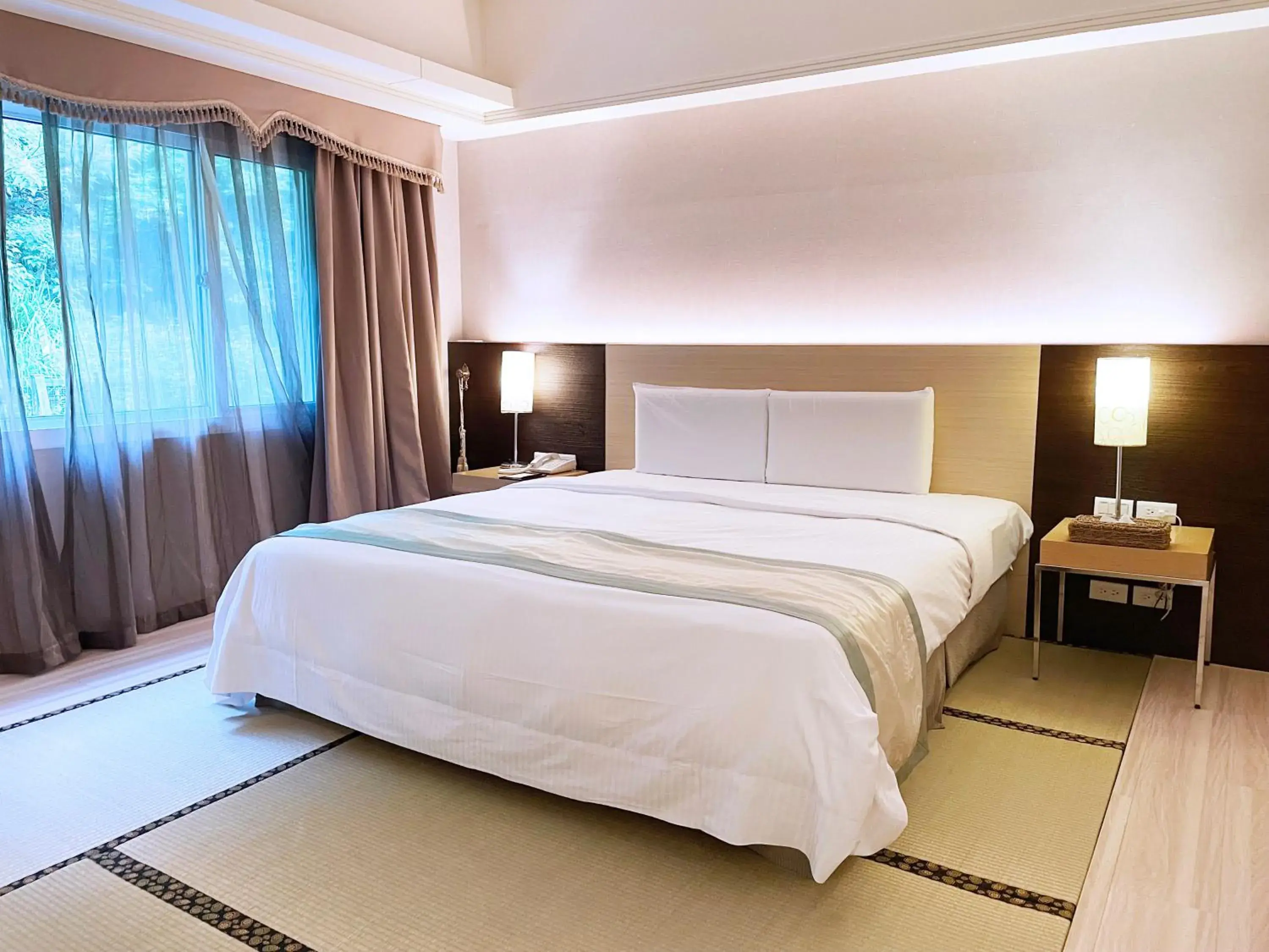 Hoya Hot Springs Resort & Spa Hoya Hot Springs Resort & Spa