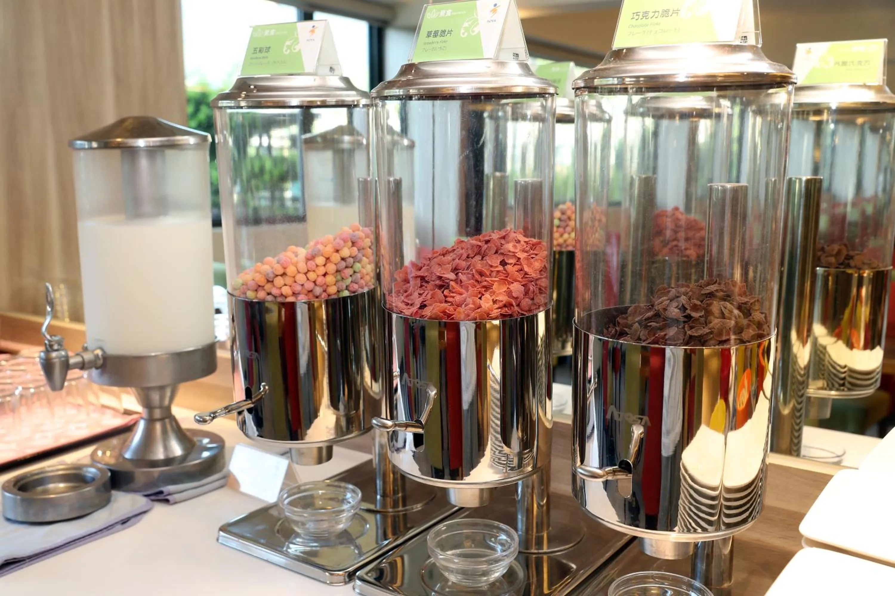 Buffet breakfast in Hoya Hot Springs Resort & Spa