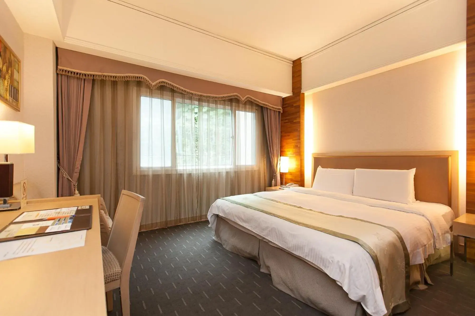 Photo of the whole room, Bed in Hoya Hot Springs Resort & Spa Photo of the whole room, Bed in Hoya Hot Springs Resort & Spa