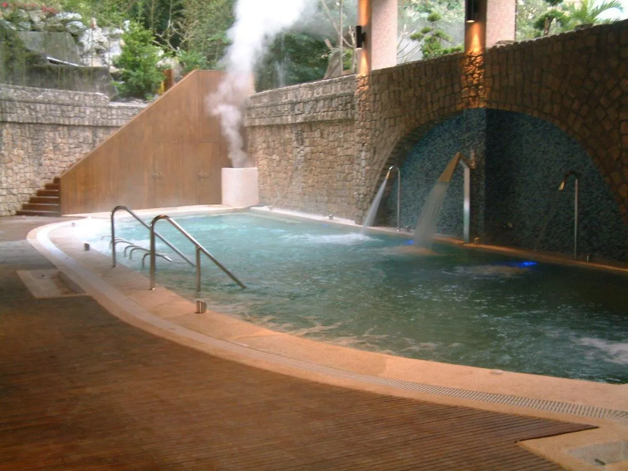 Hot Spring Bath in Hoya Hot Springs Resort & Spa