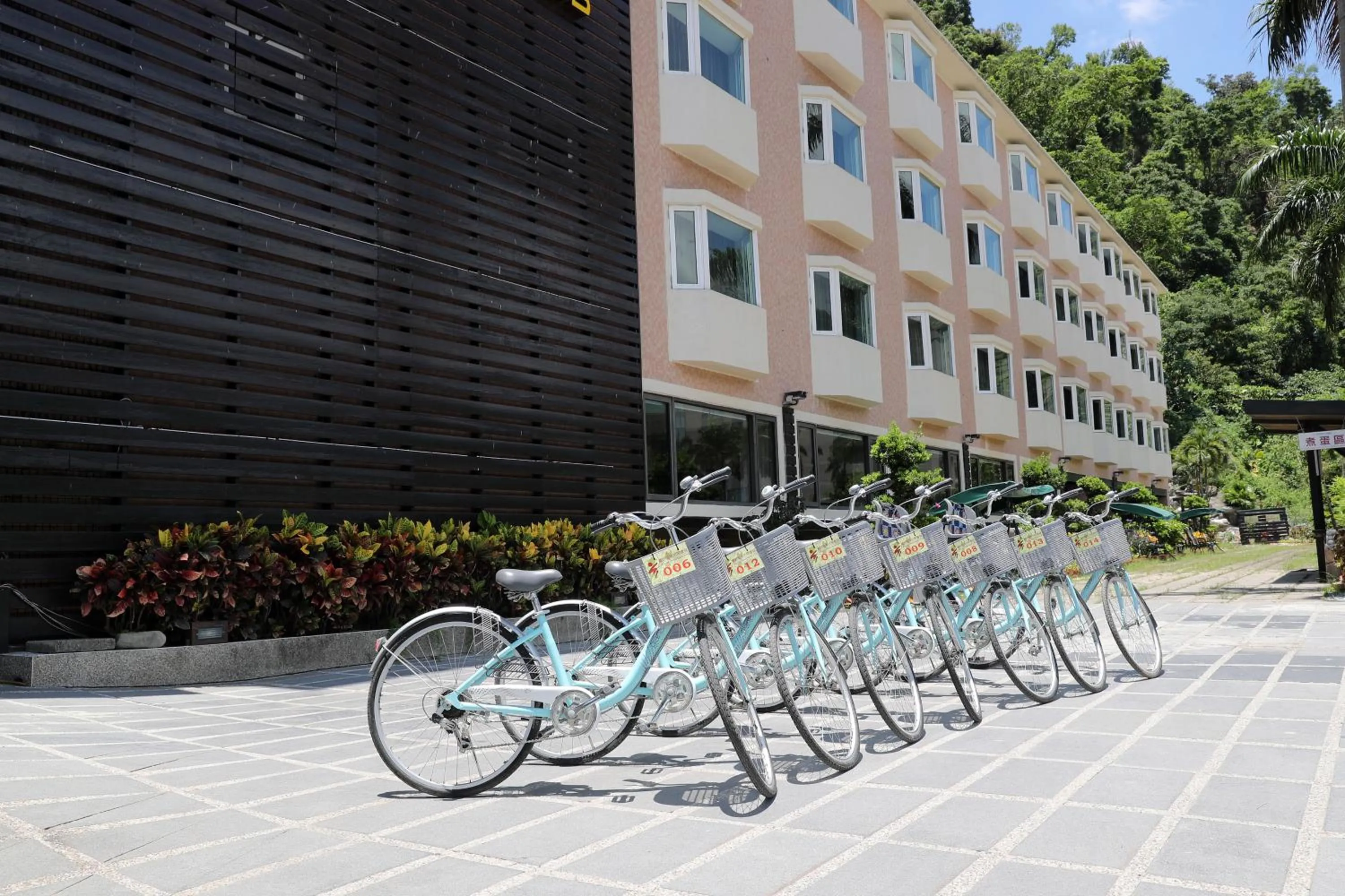 Cycling in Hoya Hot Springs Resort & Spa