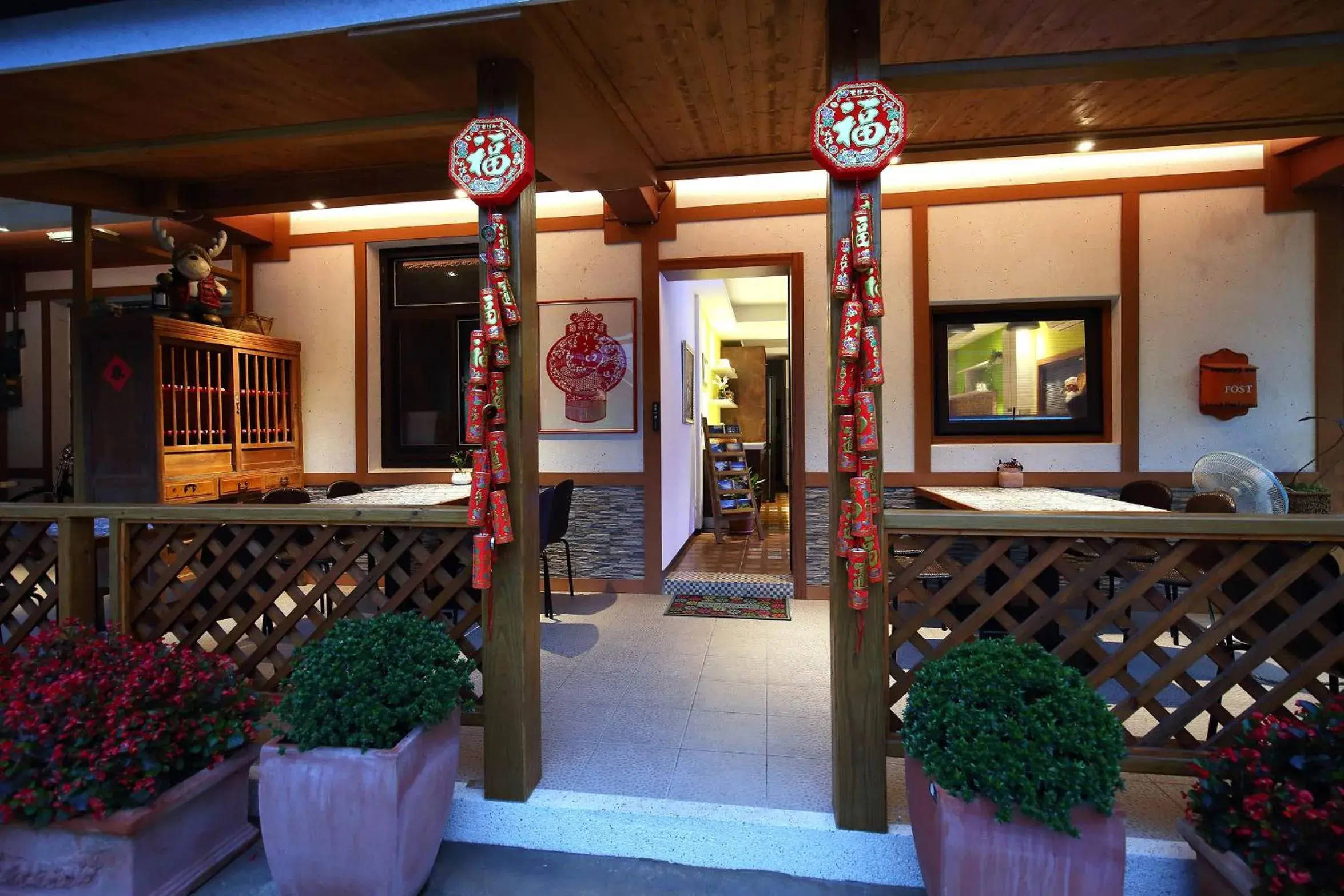 Restaurant/places to eat in Jasmine Orange B&B Restaurant/places to eat in Jasmine Orange B&B