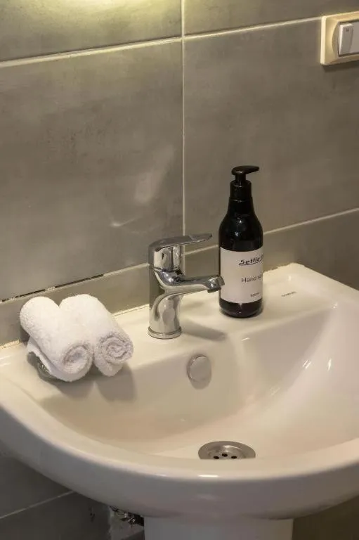 Settle Inn South 90 Apartments