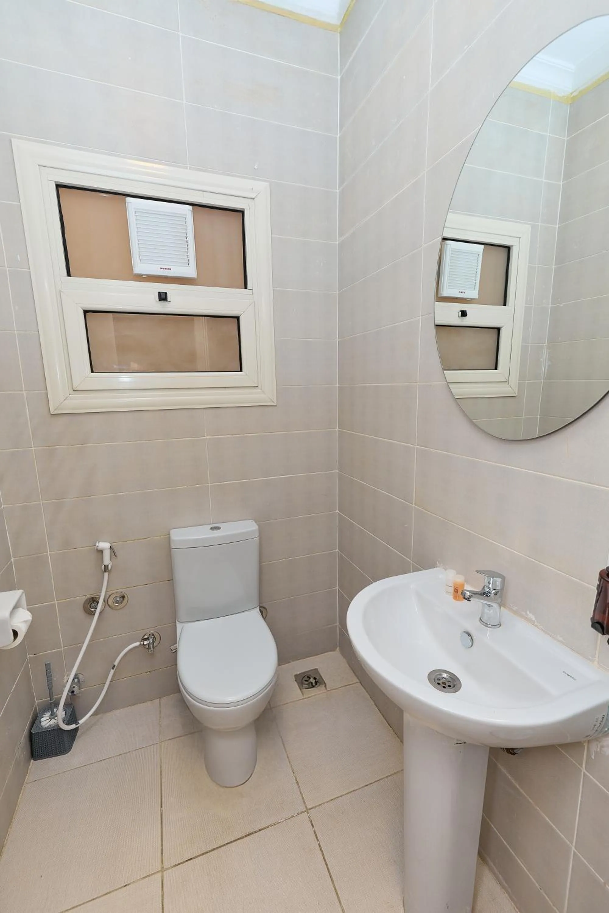 Settle Inn South 90 Apartments