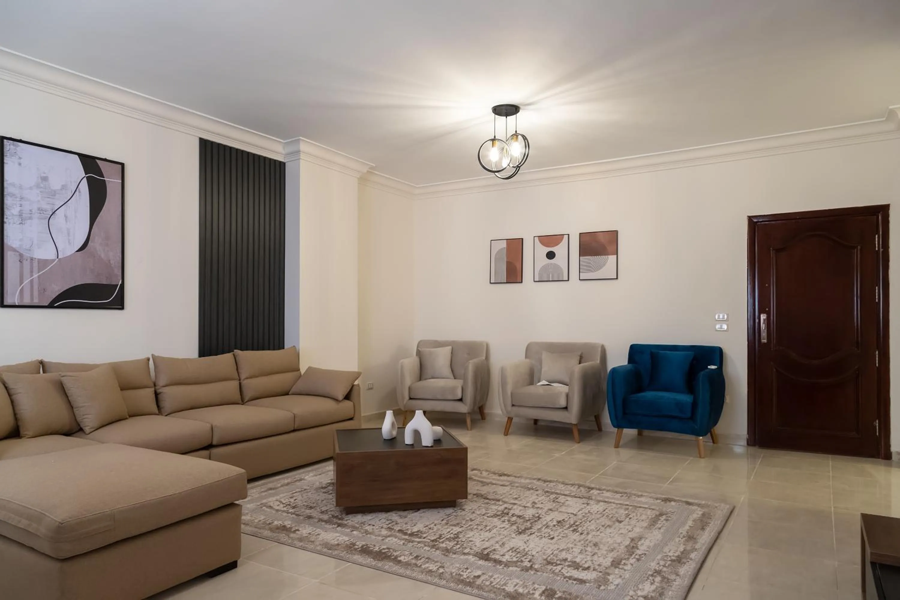 Settle Inn South 90 Apartments