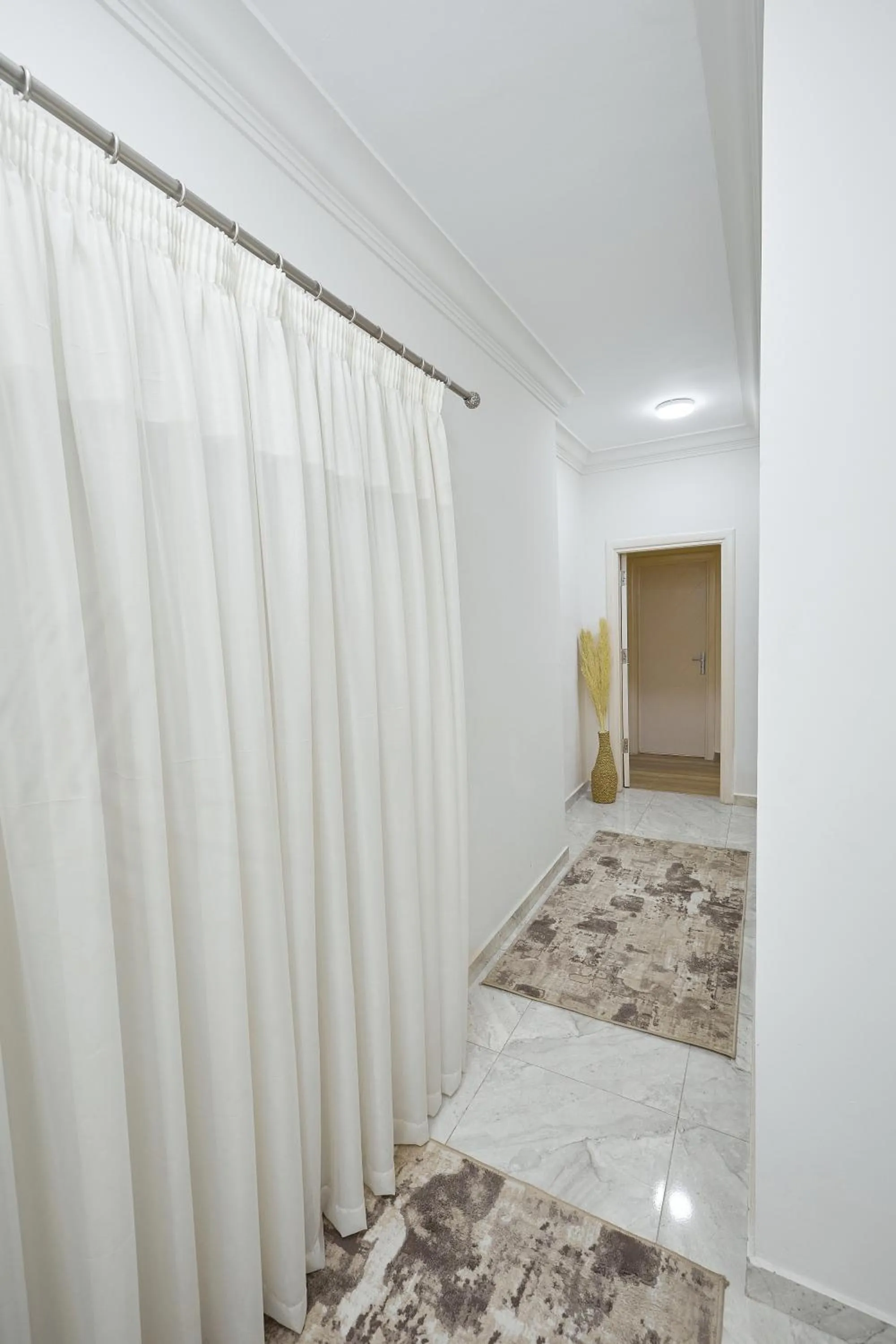 Settle Inn South 90 Apartments