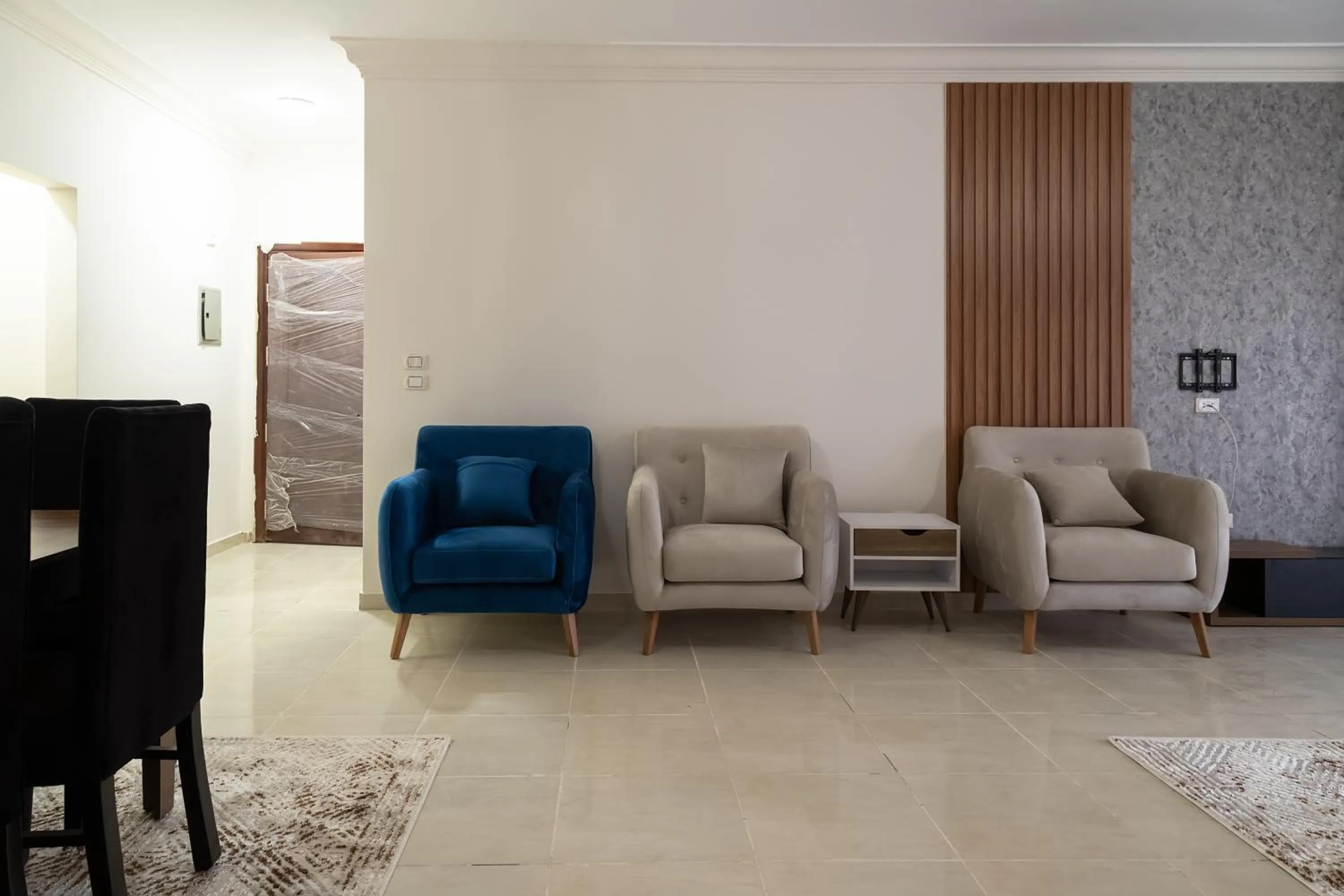 Settle Inn South 90 Apartments