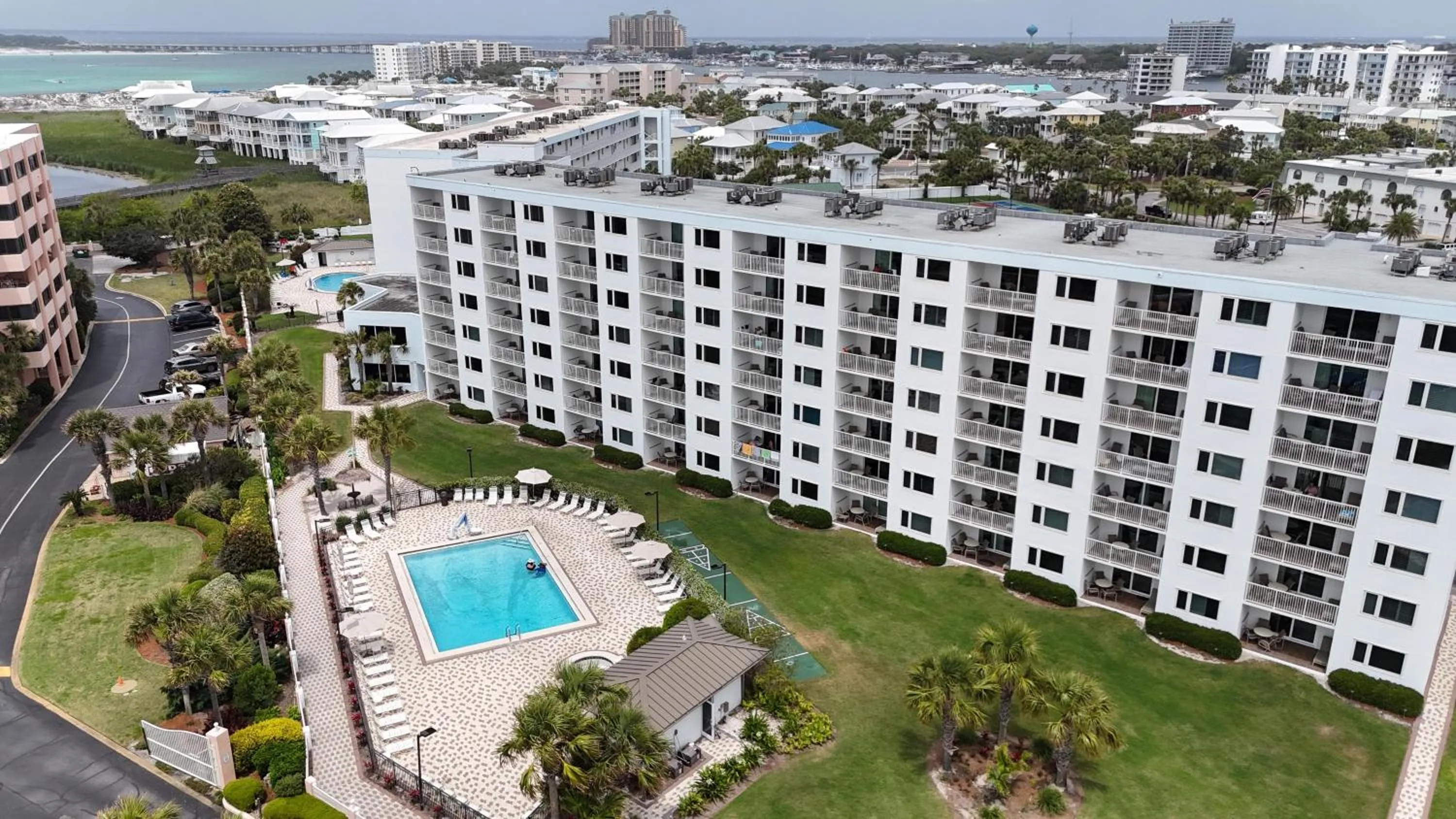 Emerald Oasis, Emerald Oasis- Gulf Front, Great for Families and Close to Destin Harbor!