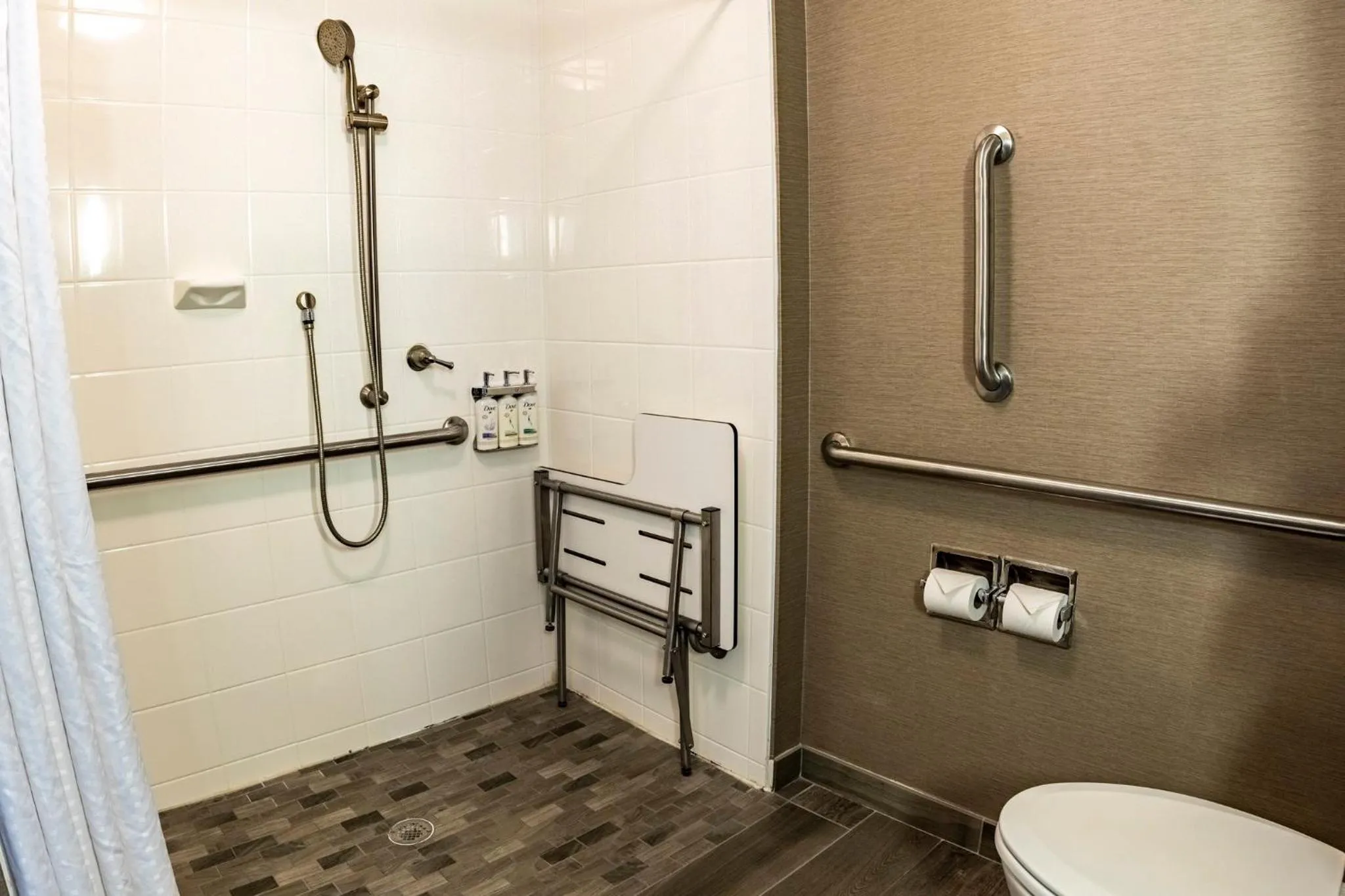 Bathroom in Holiday Inn Owensboro Riverfront by IHG
