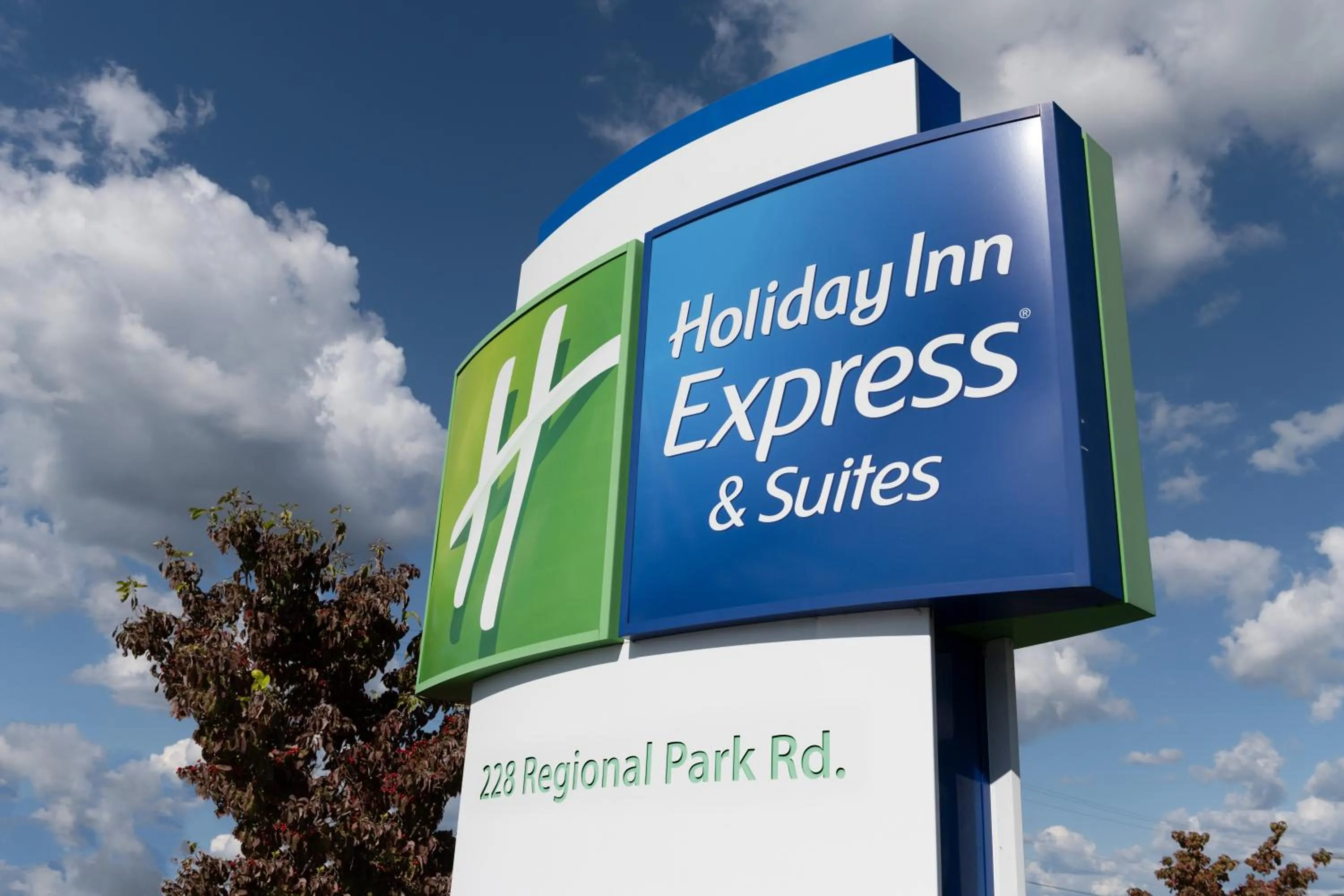Property logo or sign in Holiday Inn Express & Suites Lebanon by IHG
