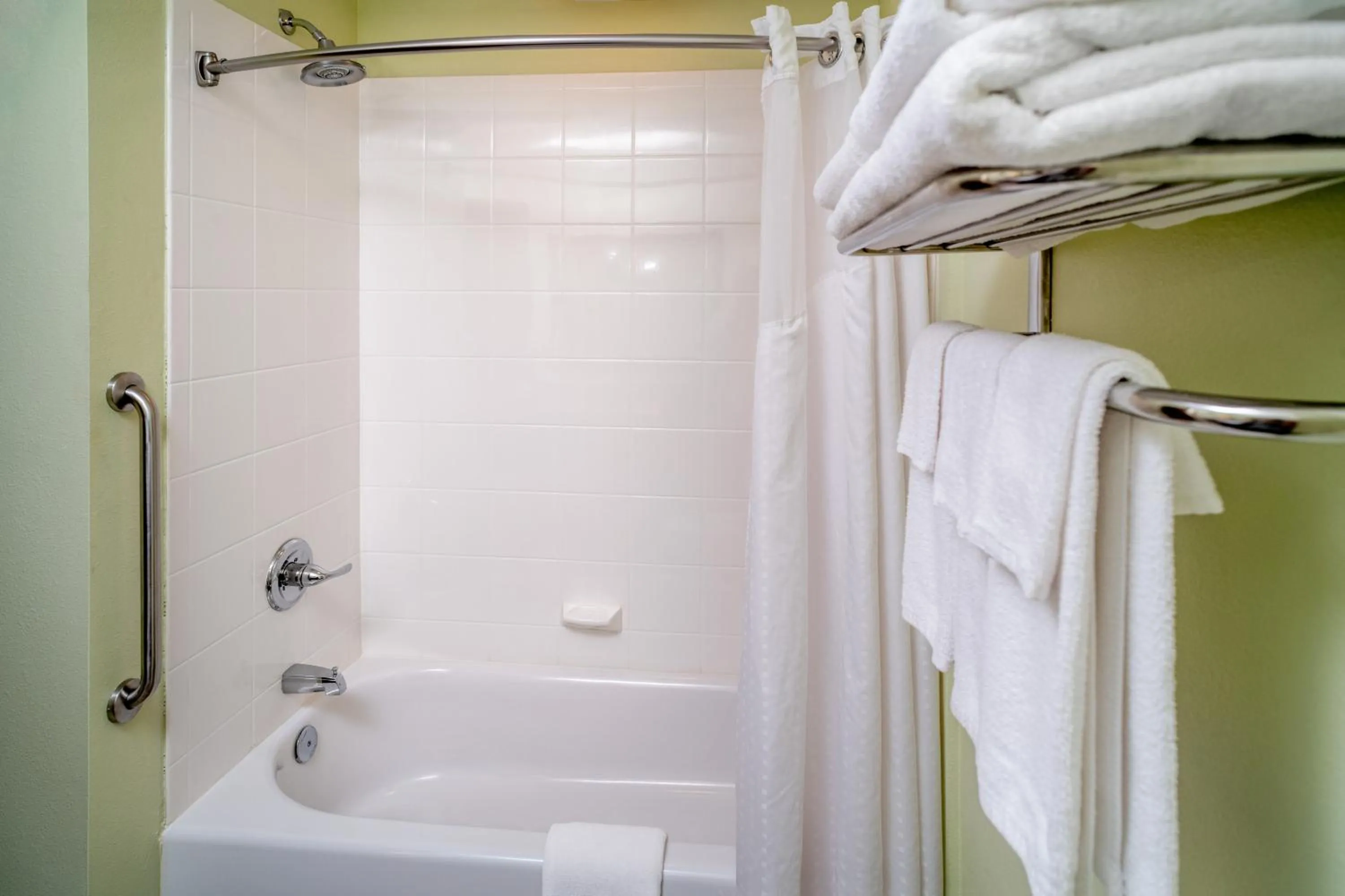 Bathroom in Holiday Inn Express & Suites Lebanon by IHG