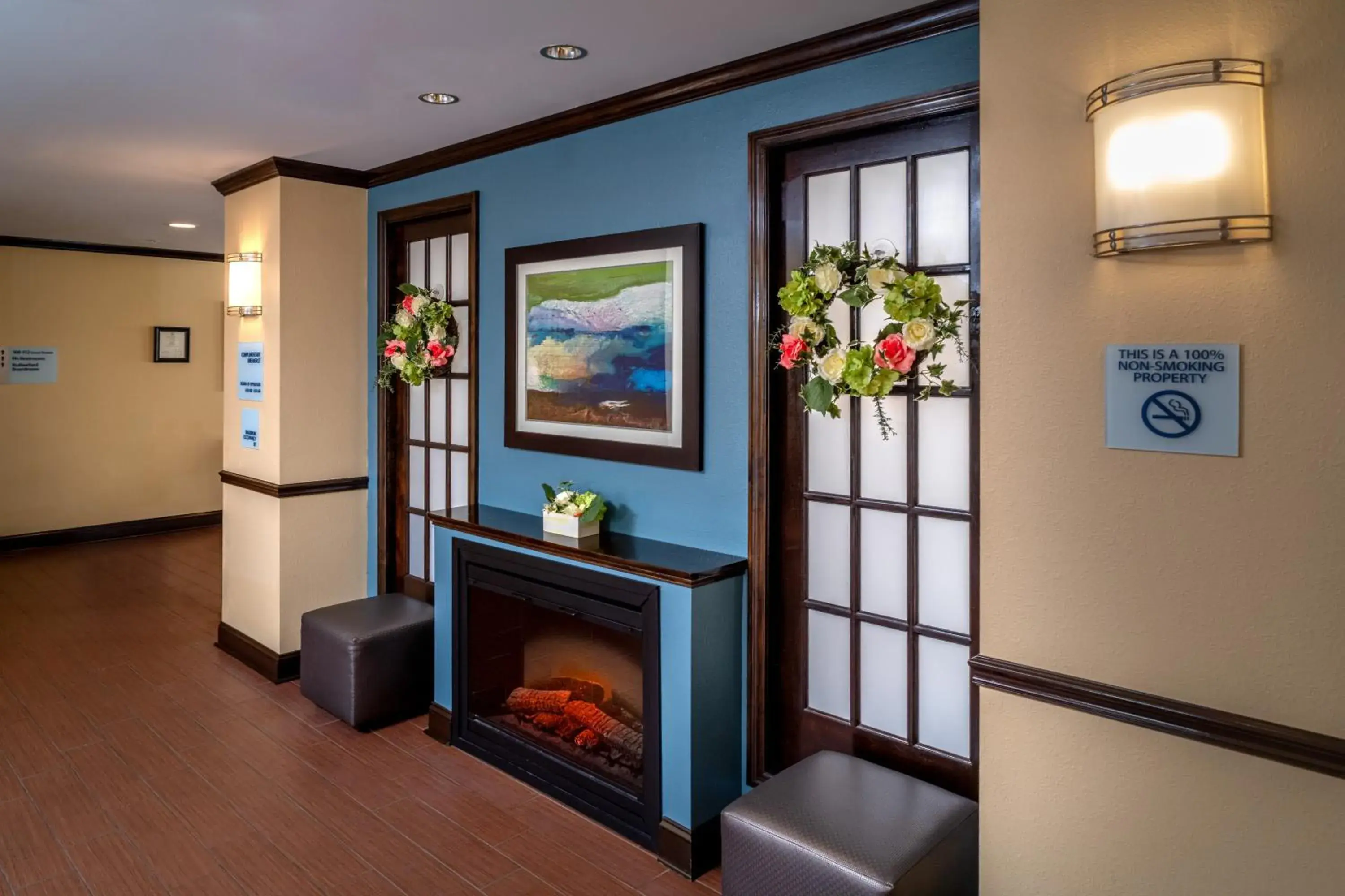 Lobby or reception in Holiday Inn Express & Suites Lebanon by IHG Lobby or reception in Holiday Inn Express & Suites Lebanon by IHG