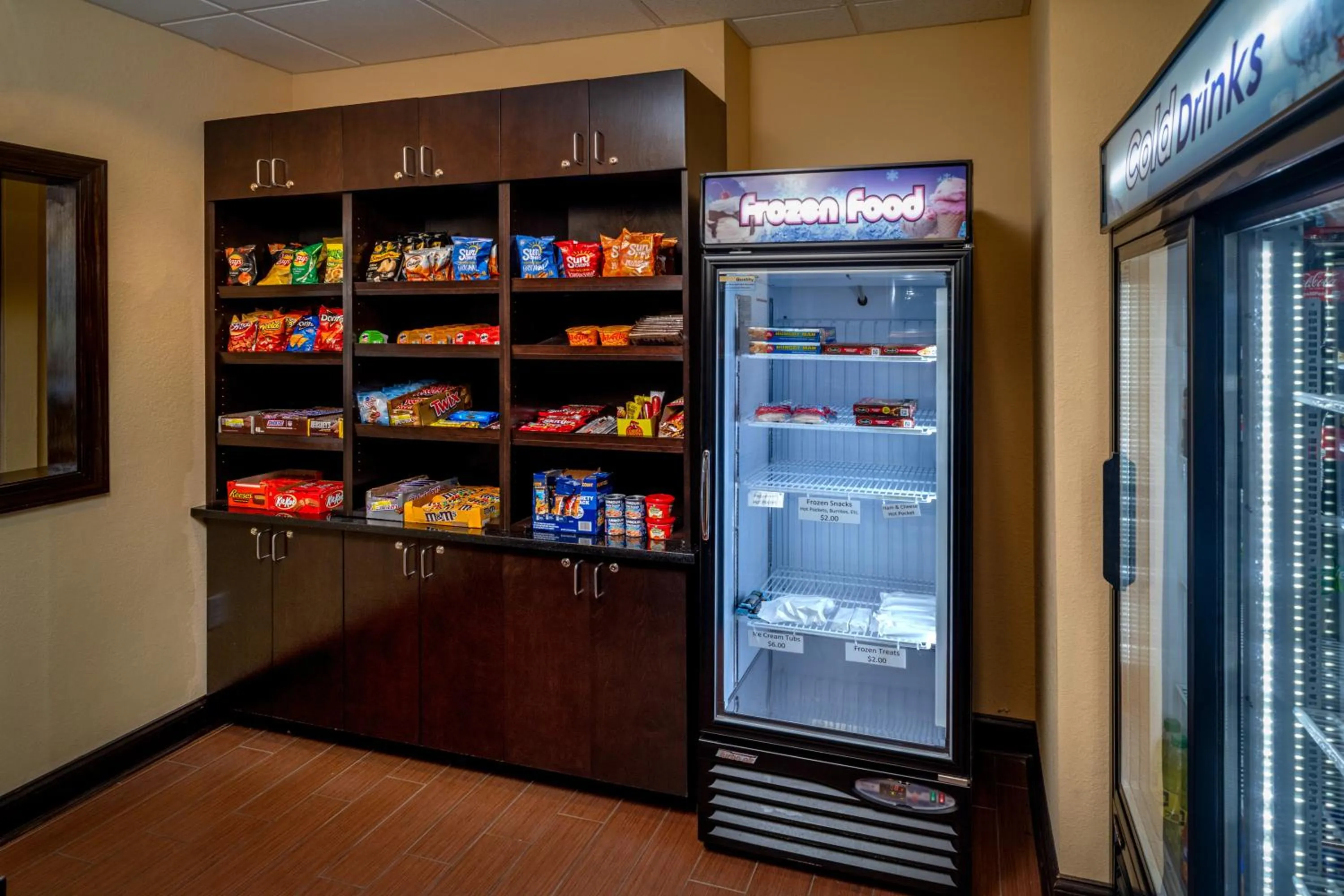 Lobby or reception in Holiday Inn Express & Suites Lebanon by IHG