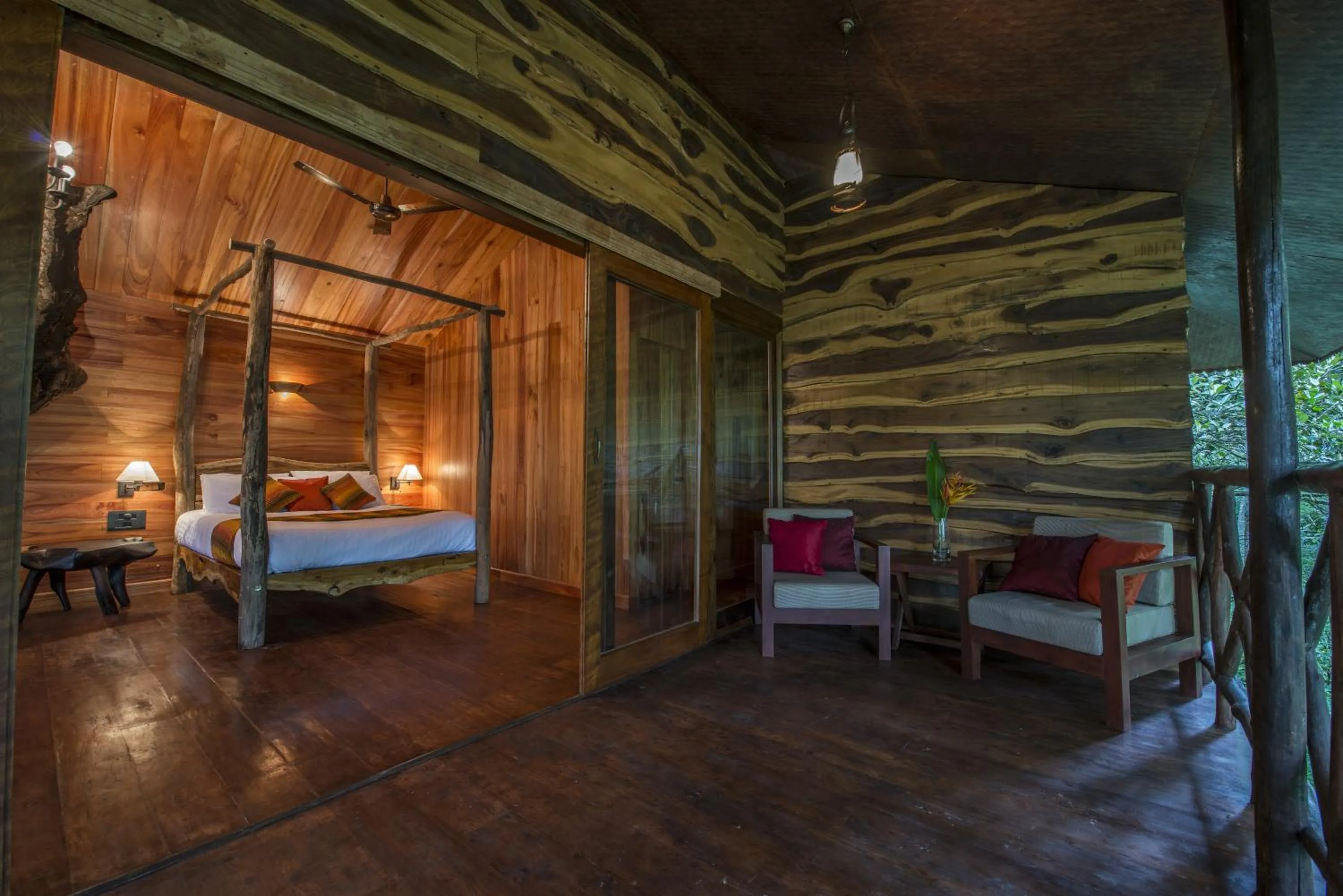 Seating area, Bed in Pepper Trail