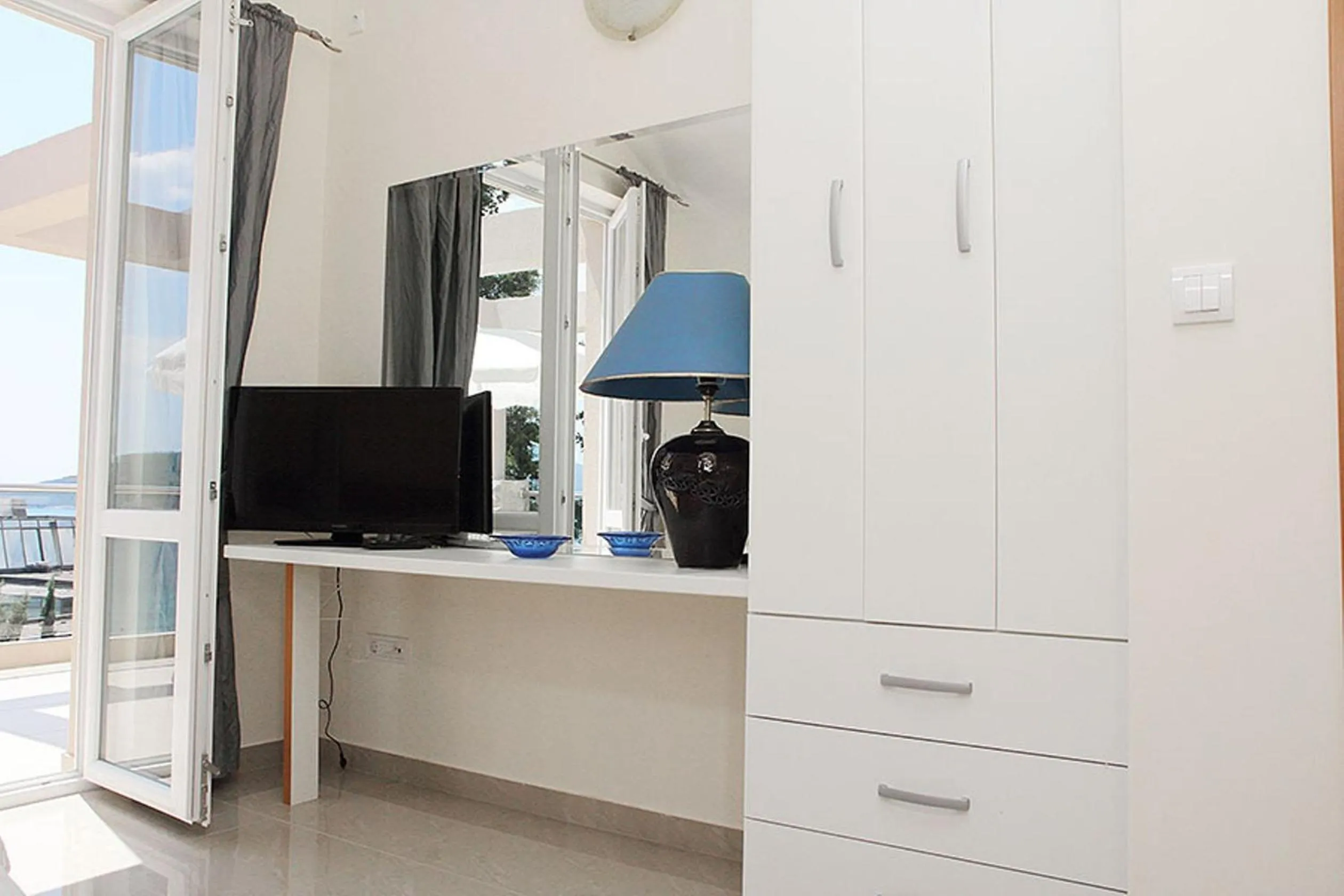 Photo of the whole room in Swiss Residence Montenegro