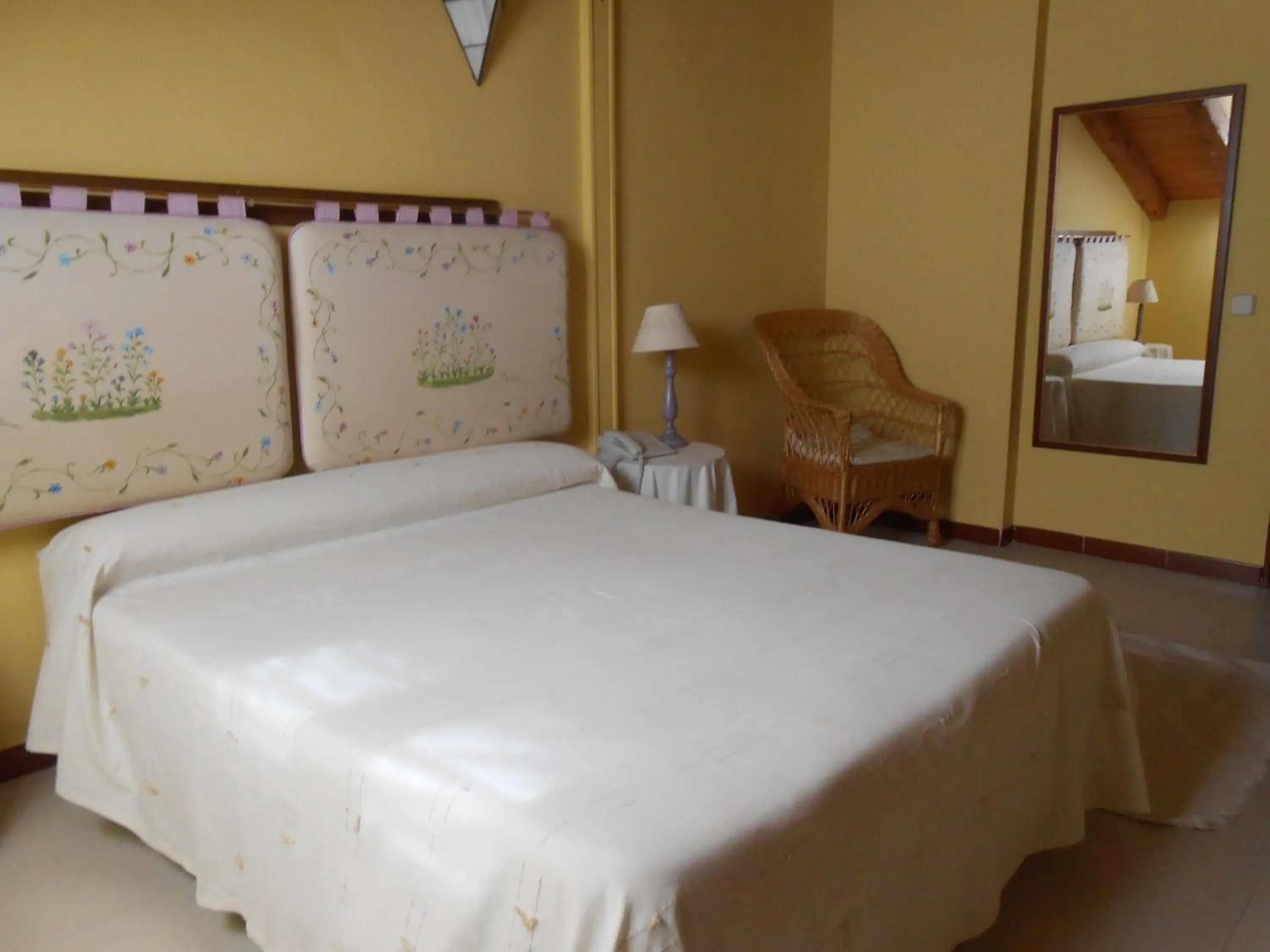 Double or Twin Room in Hostal Burgos Double or Twin Room in Hostal Burgos
