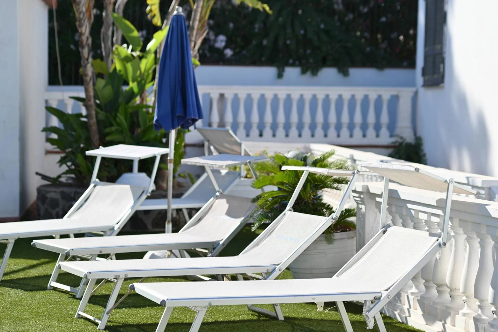 Solarium in Av Isola Verde Hotel Thermal Spa