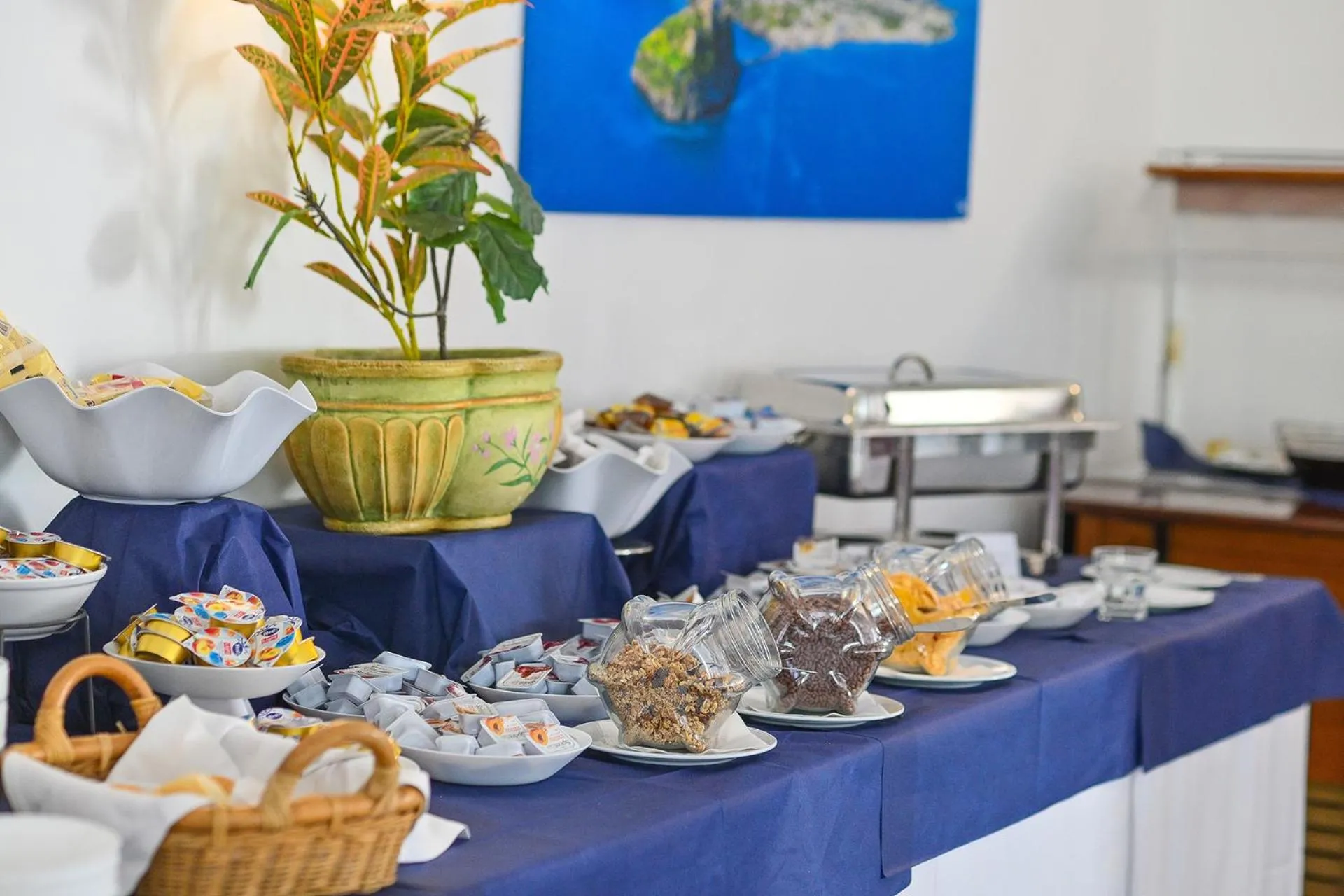 Restaurant/places to eat in Av Isola Verde Hotel Thermal Spa