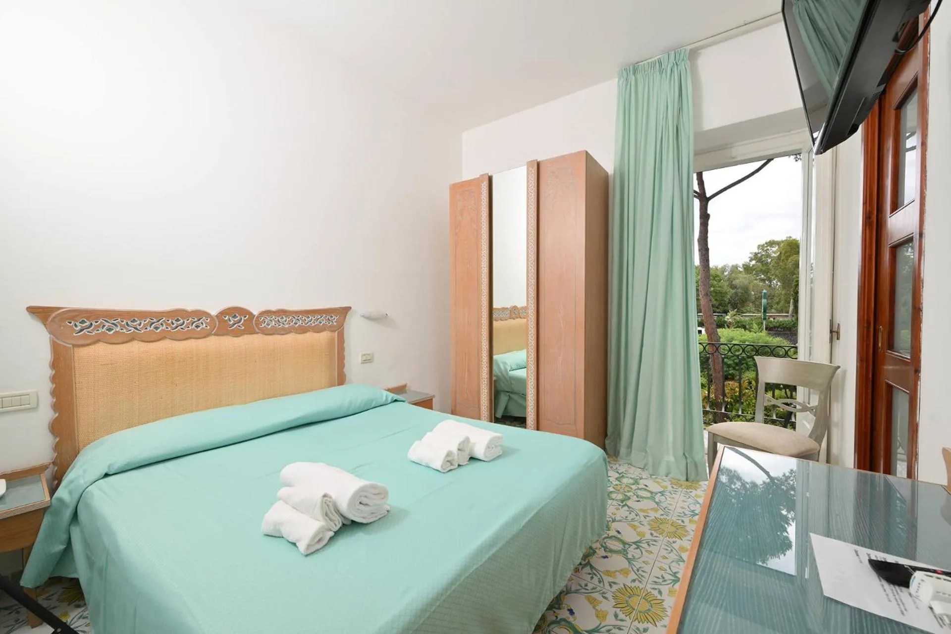 TV and multimedia, Bed in Av Isola Verde Hotel Thermal Spa