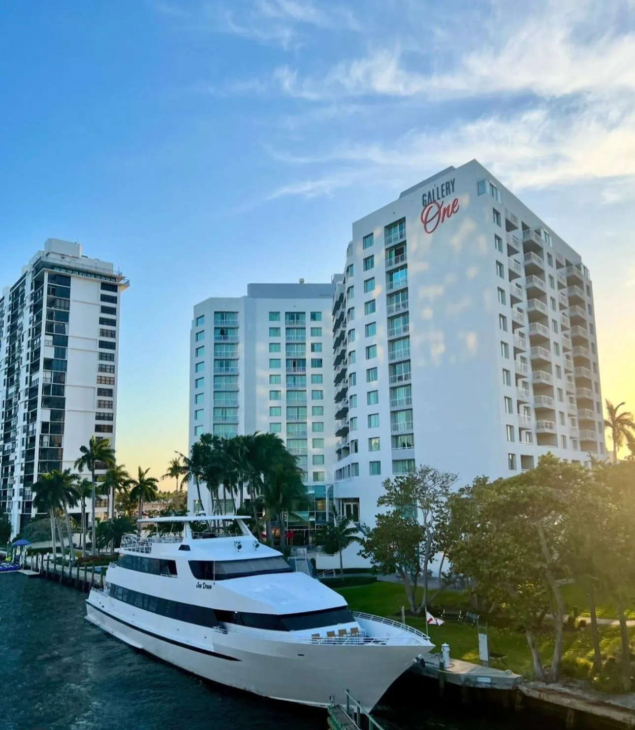 GalleryOne Doubletree Hilton GC Turtle Cove