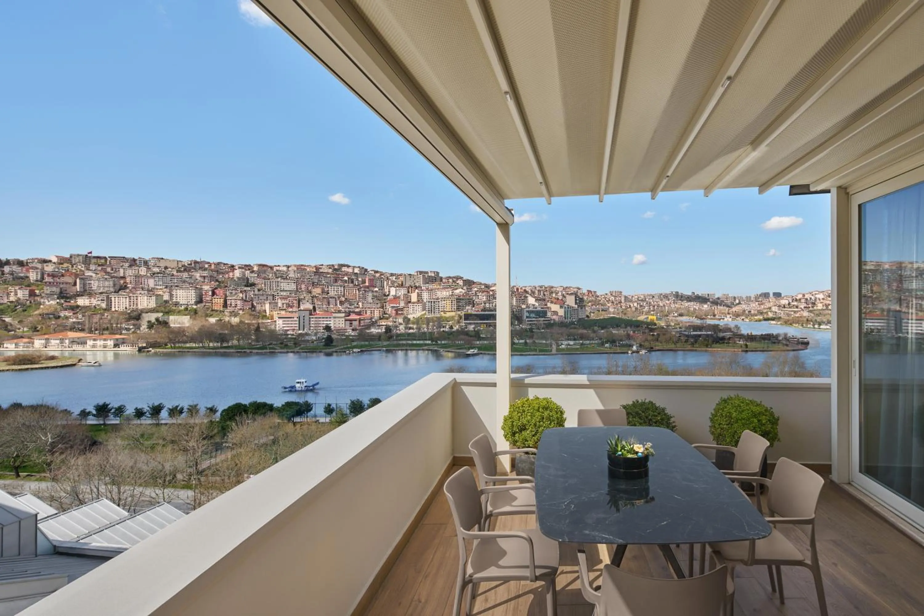 Balcony/Terrace in Lazzoni Hotel
