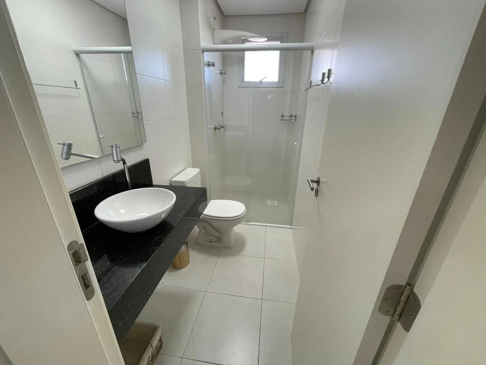 Cód 95 - Apartamento amplo e decorado