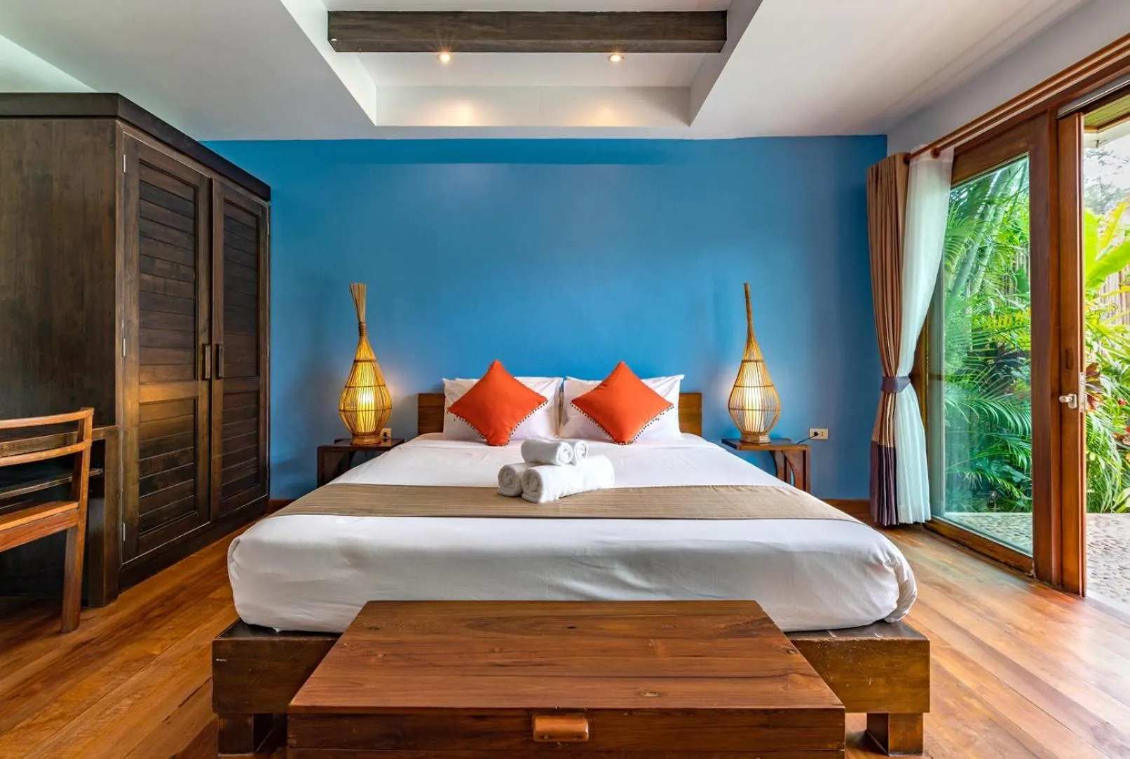 Bed in Tinkerbell Resort @ Koh Kood