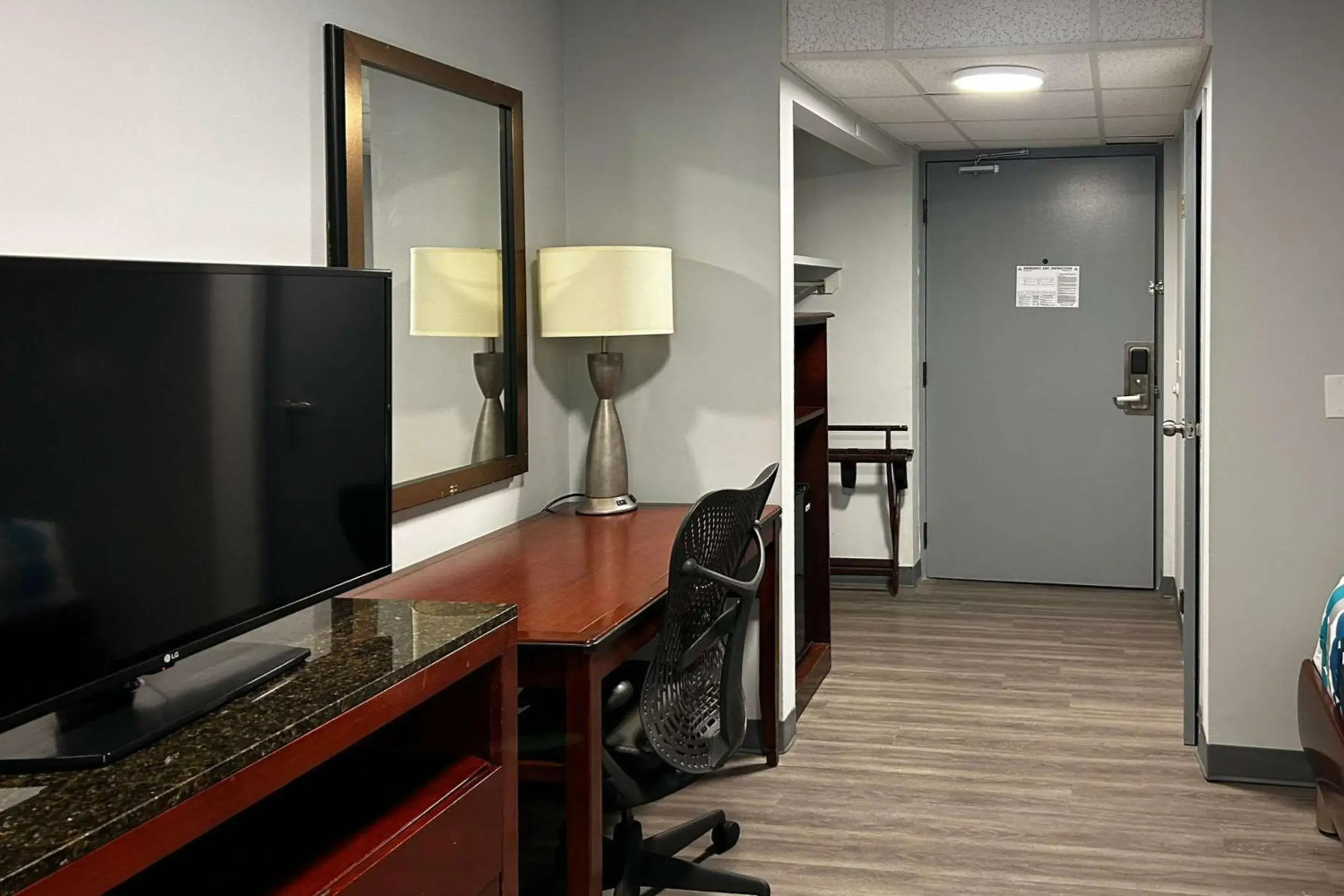 Bedroom in Rodeway inn Clemmons - Winston-Salem Area Bedroom in Rodeway inn Clemmons - Winston-Salem Area