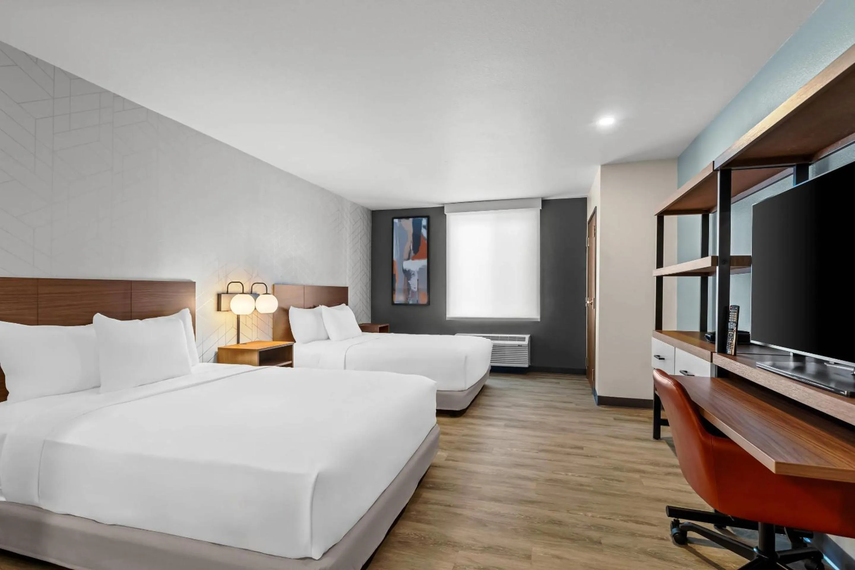 Bedroom, Bed in Everhome Suites Temecula