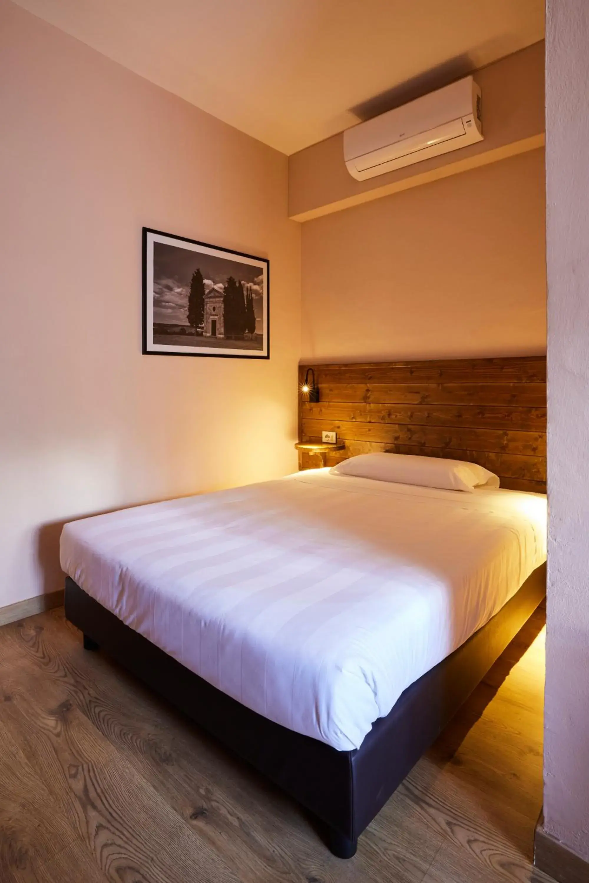 Small Double Room in Certosa di Pontignano Residenza d'Epoca - Place of Charme Small Double Room in Certosa di Pontignano Residenza d'Epoca - Place of Charme