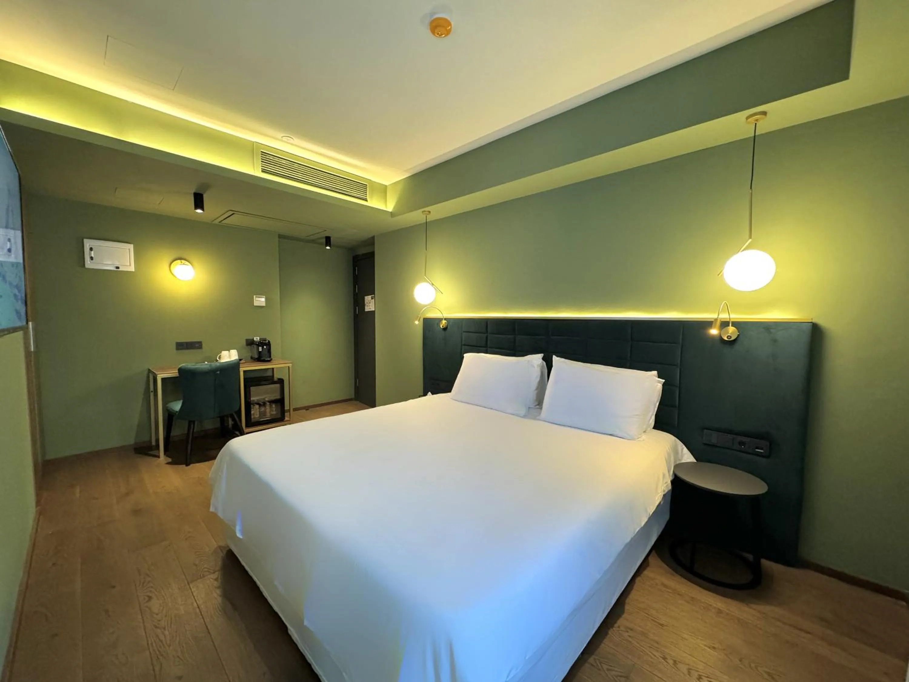 Bed in Design Hotel & Private Spa - Tbilisi Edition