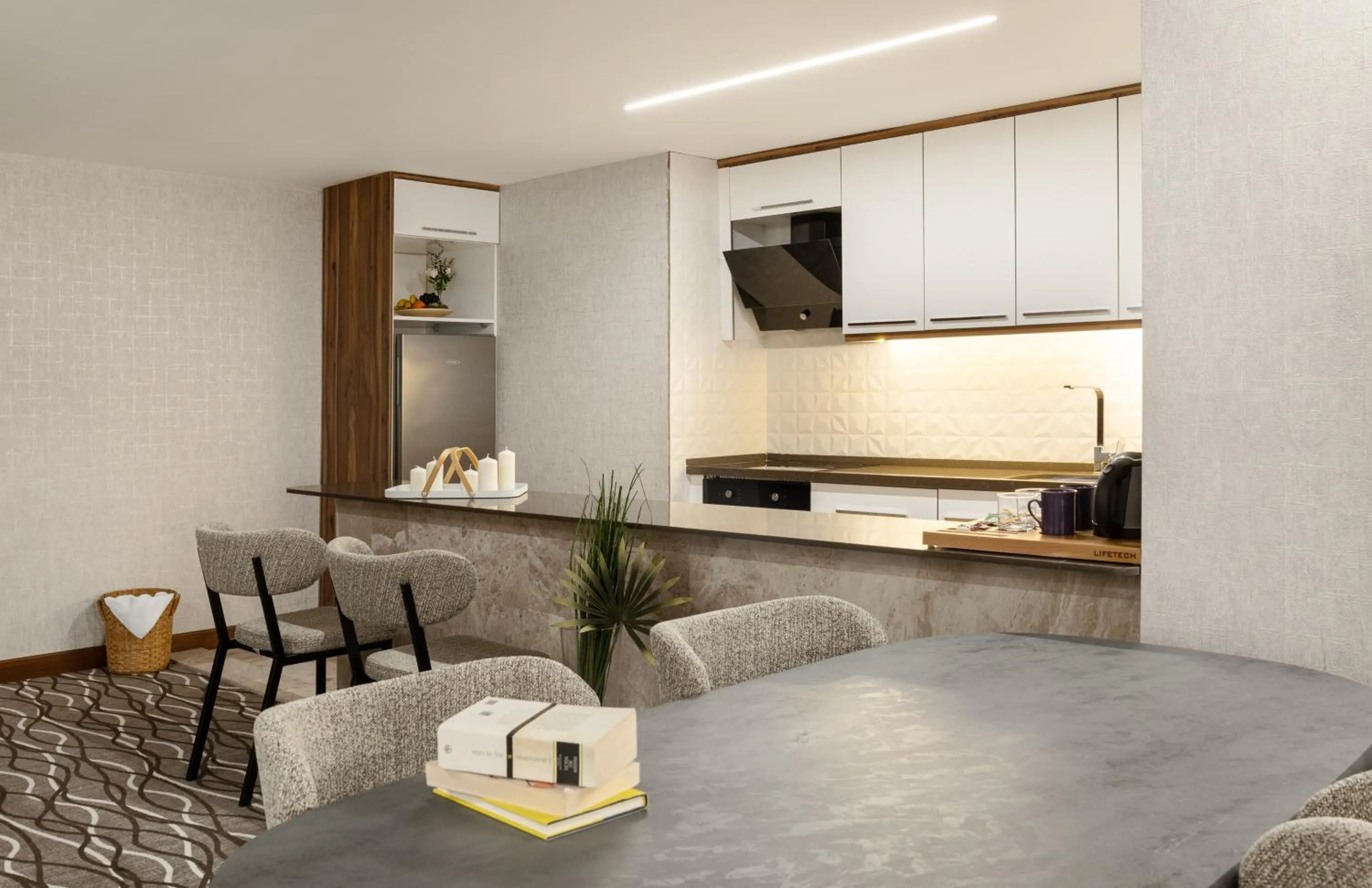 Kitchen or kitchenette in Lilium Hotel & Suites