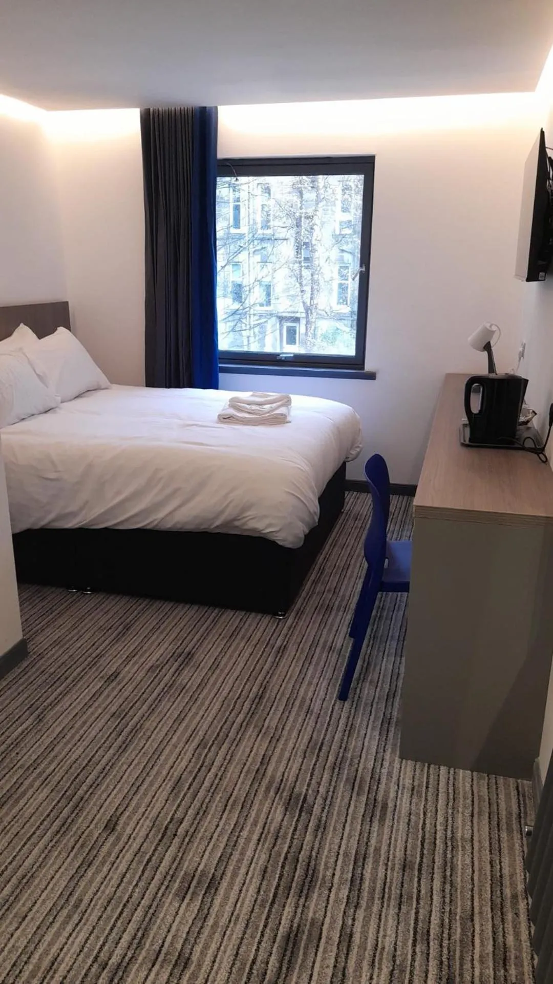 Bed in My Motel Glasgow Airport