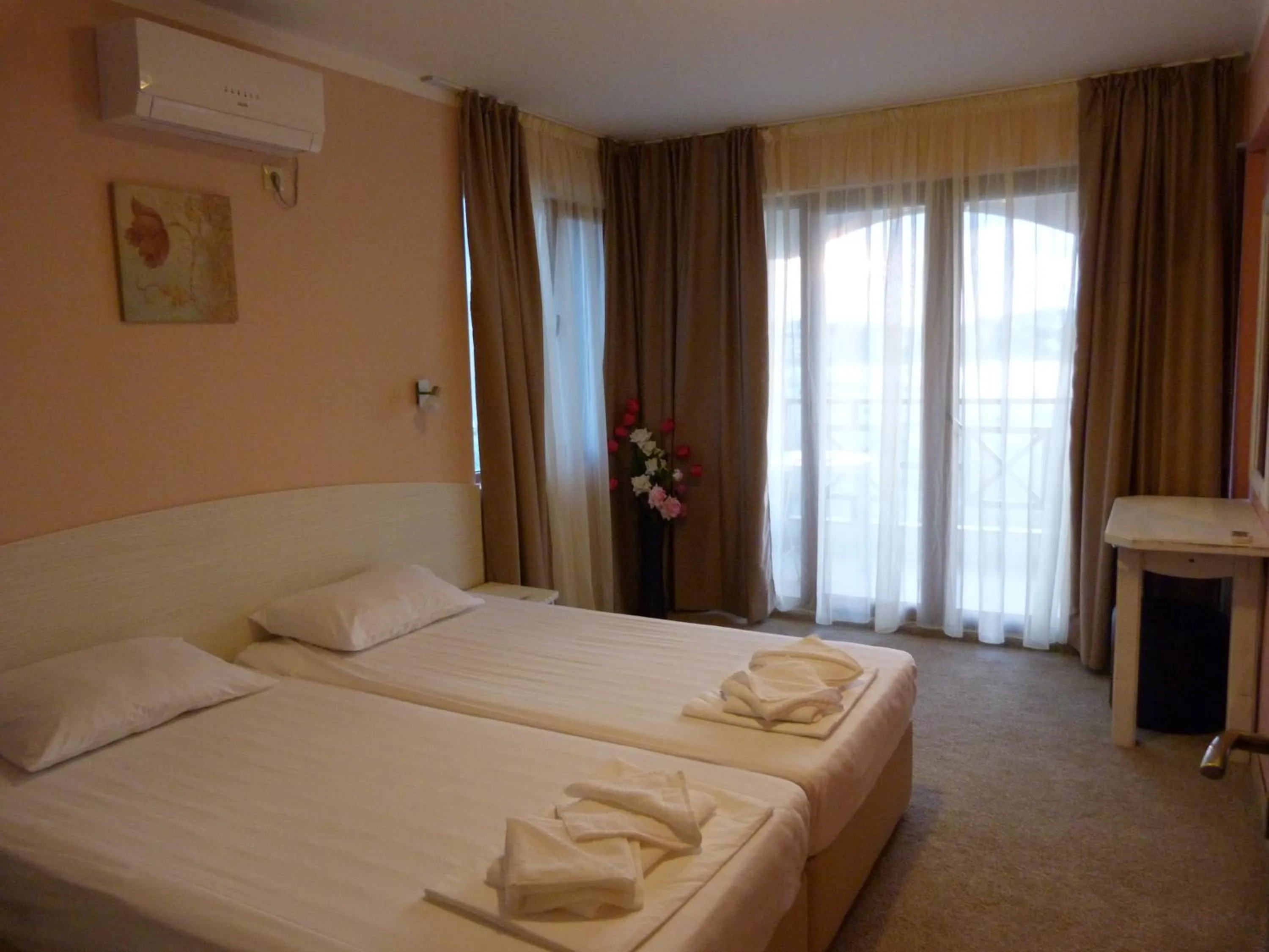 Bedroom in Toma's Residence - Front Beach