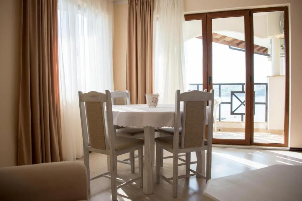 Dining area in Toma's Residence - Front Beach