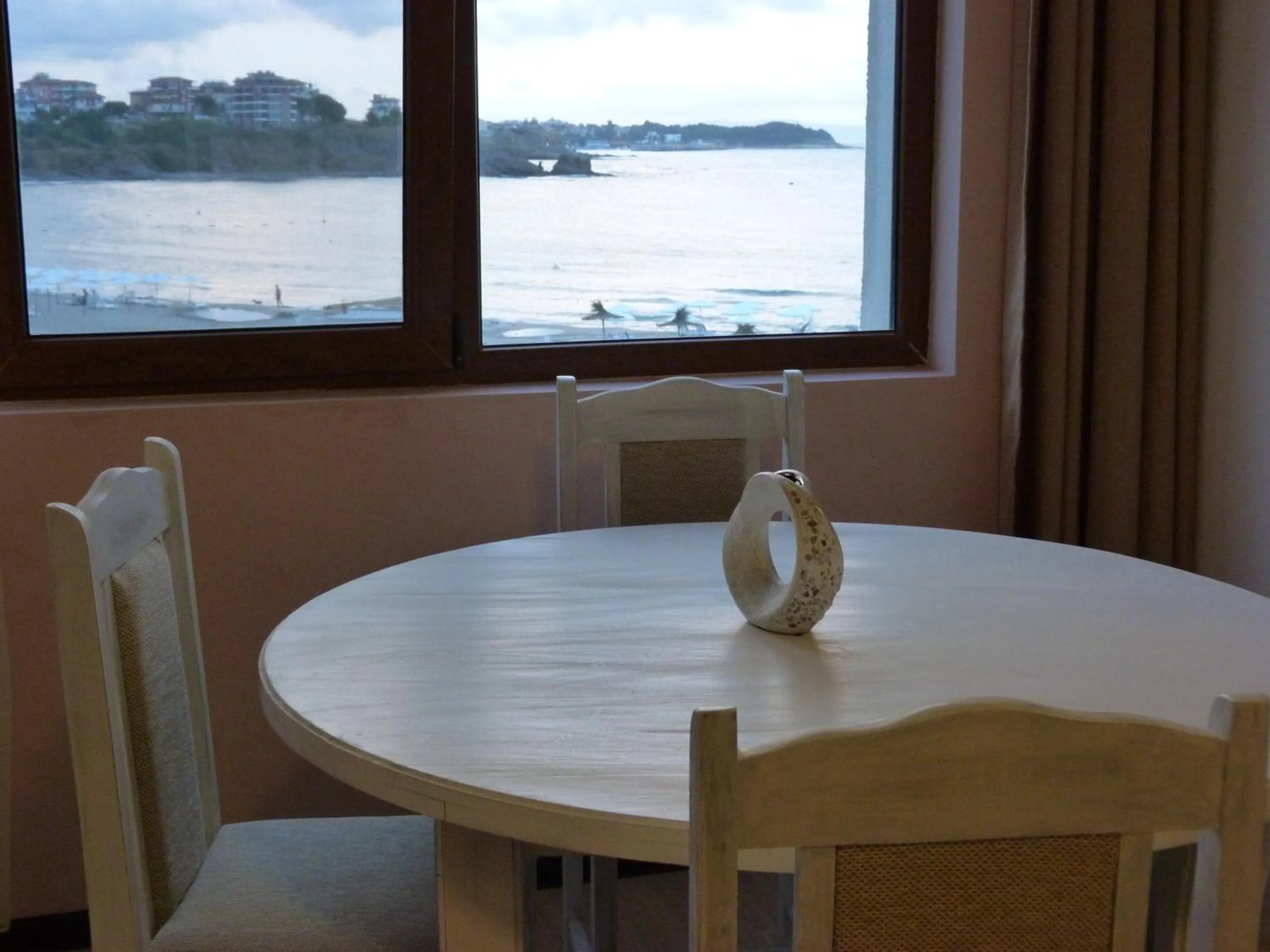 Living room in Toma's Residence - Front Beach