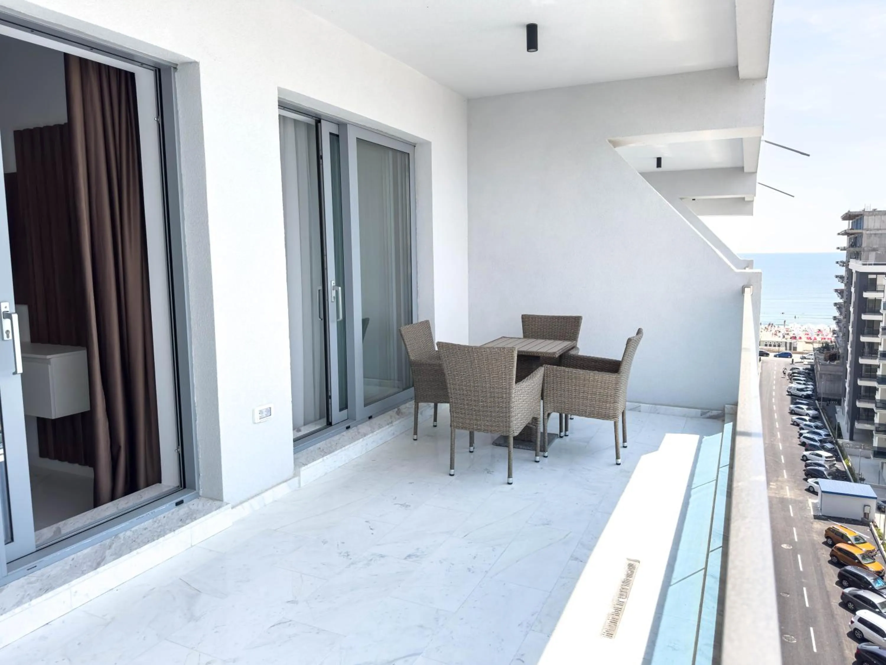 Day in Wave 6 Apartments