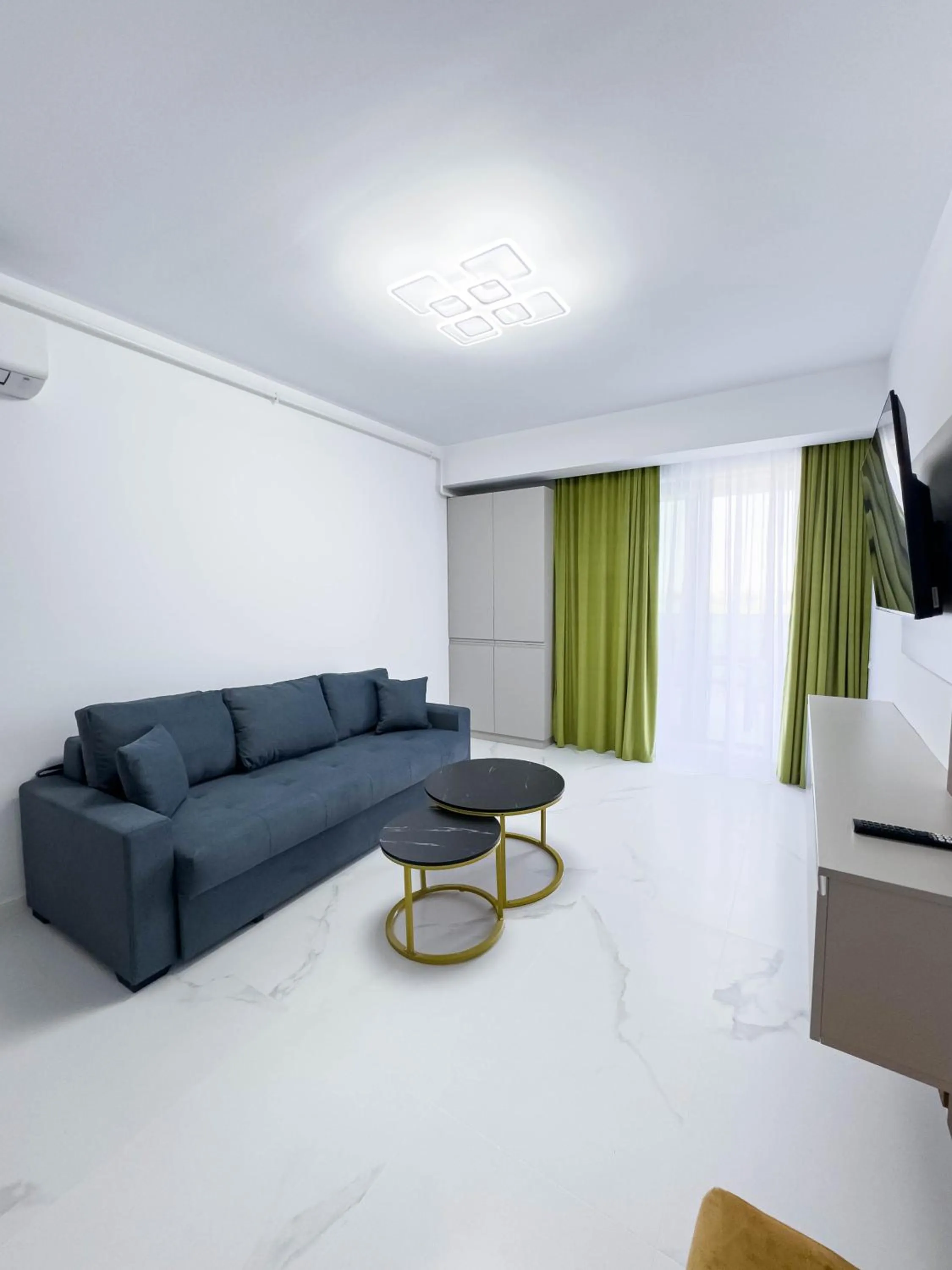 TV and multimedia in Wave 6 Apartments