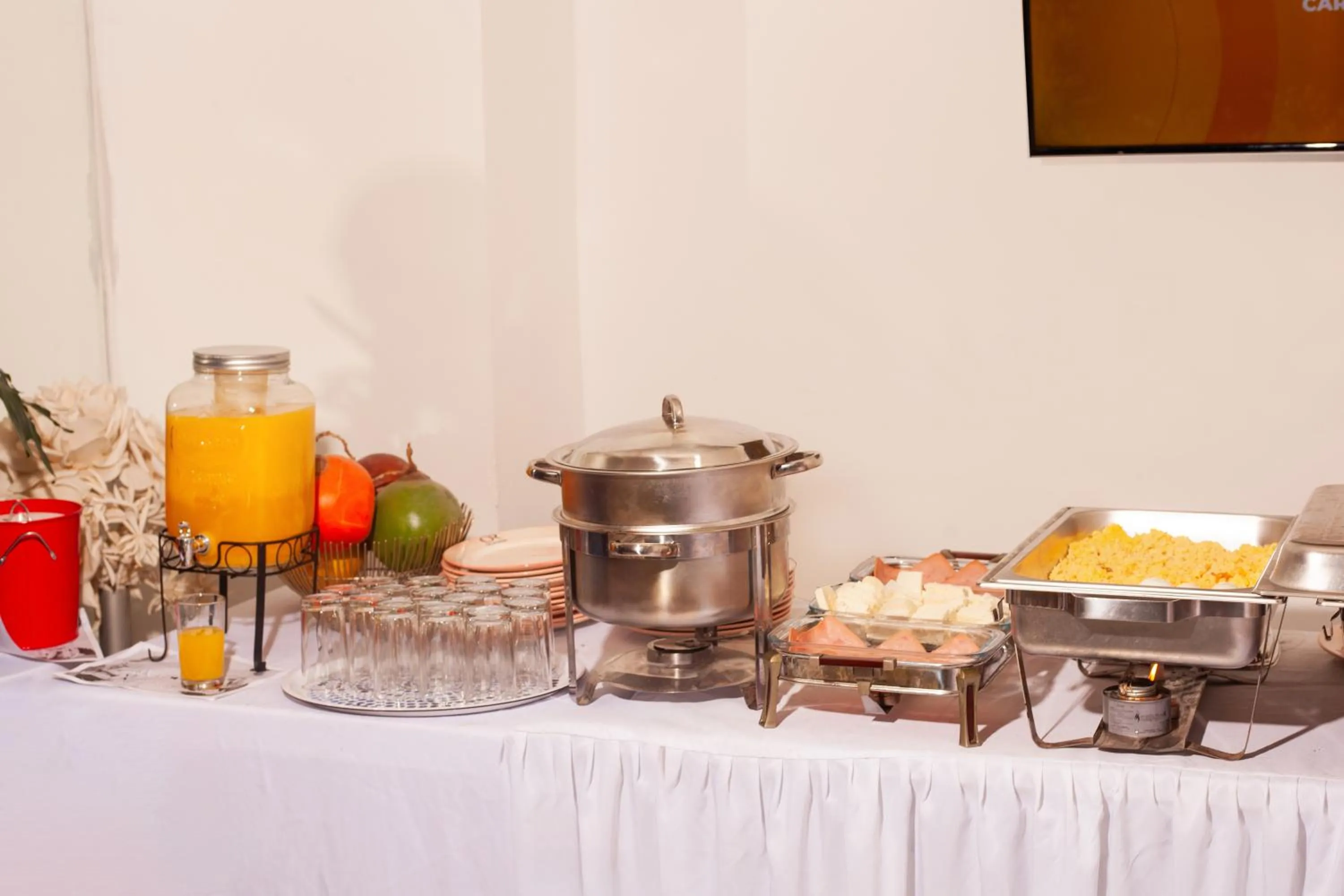 Restaurant/places to eat in Hotel OR Suite