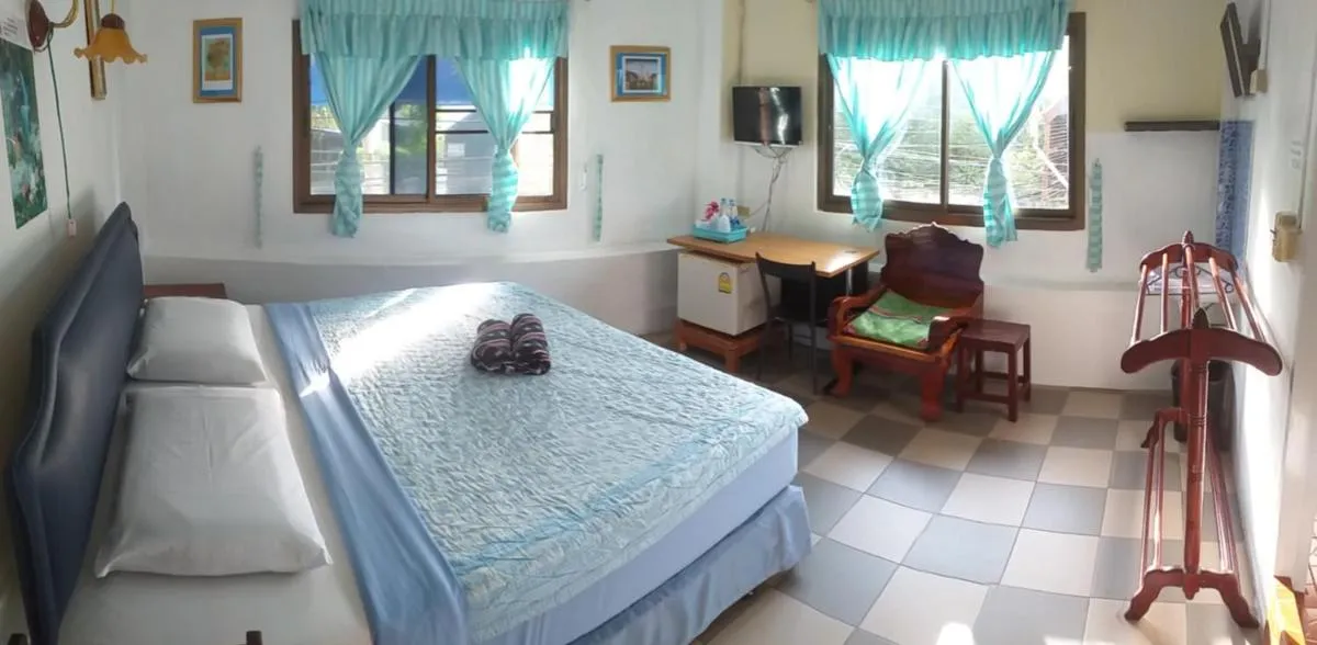 Photo of the whole room, Bed in Residence House