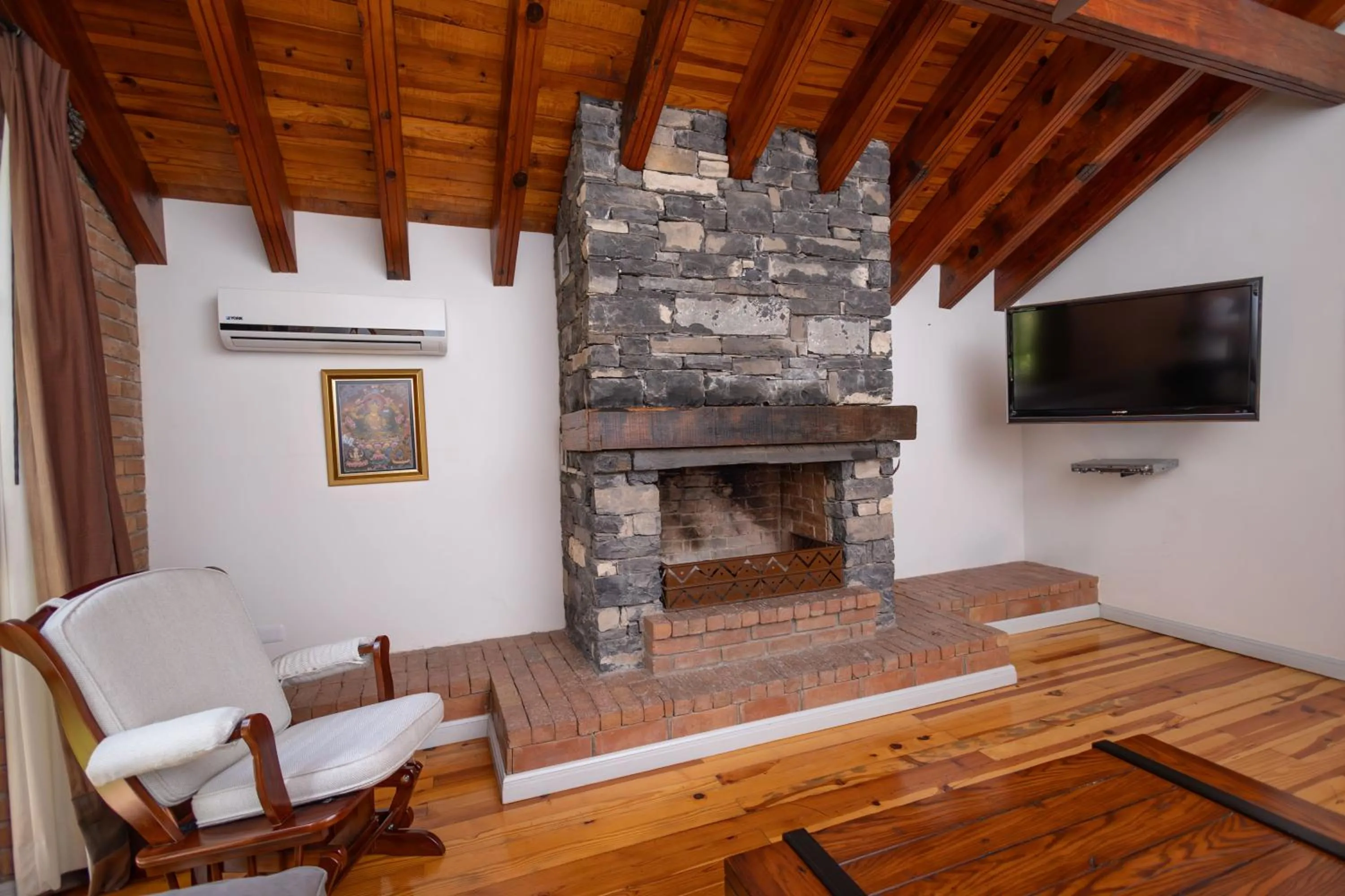 Seating area in Casa Rincón by Lumina
