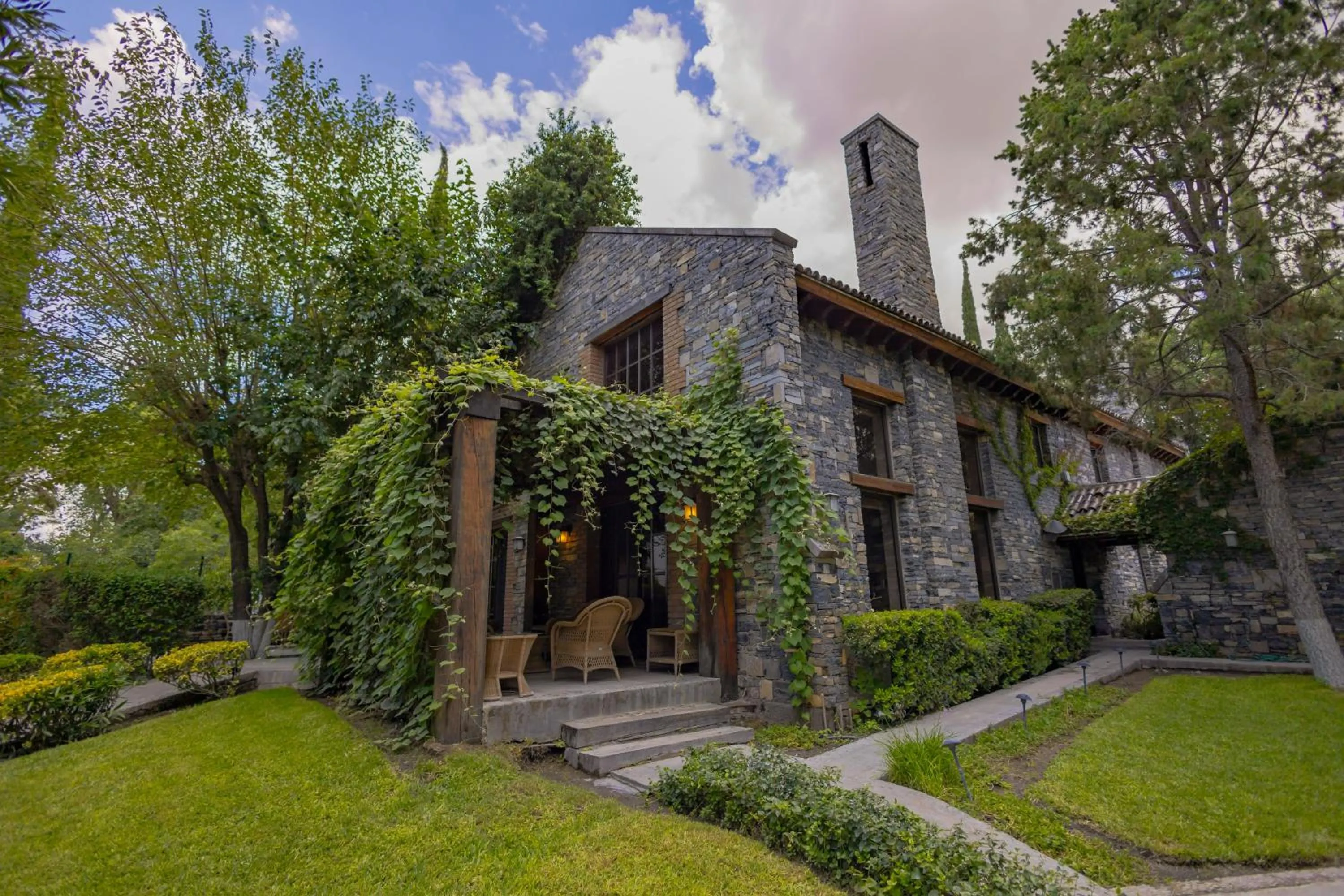 Property building in Casa Rincón by Lumina