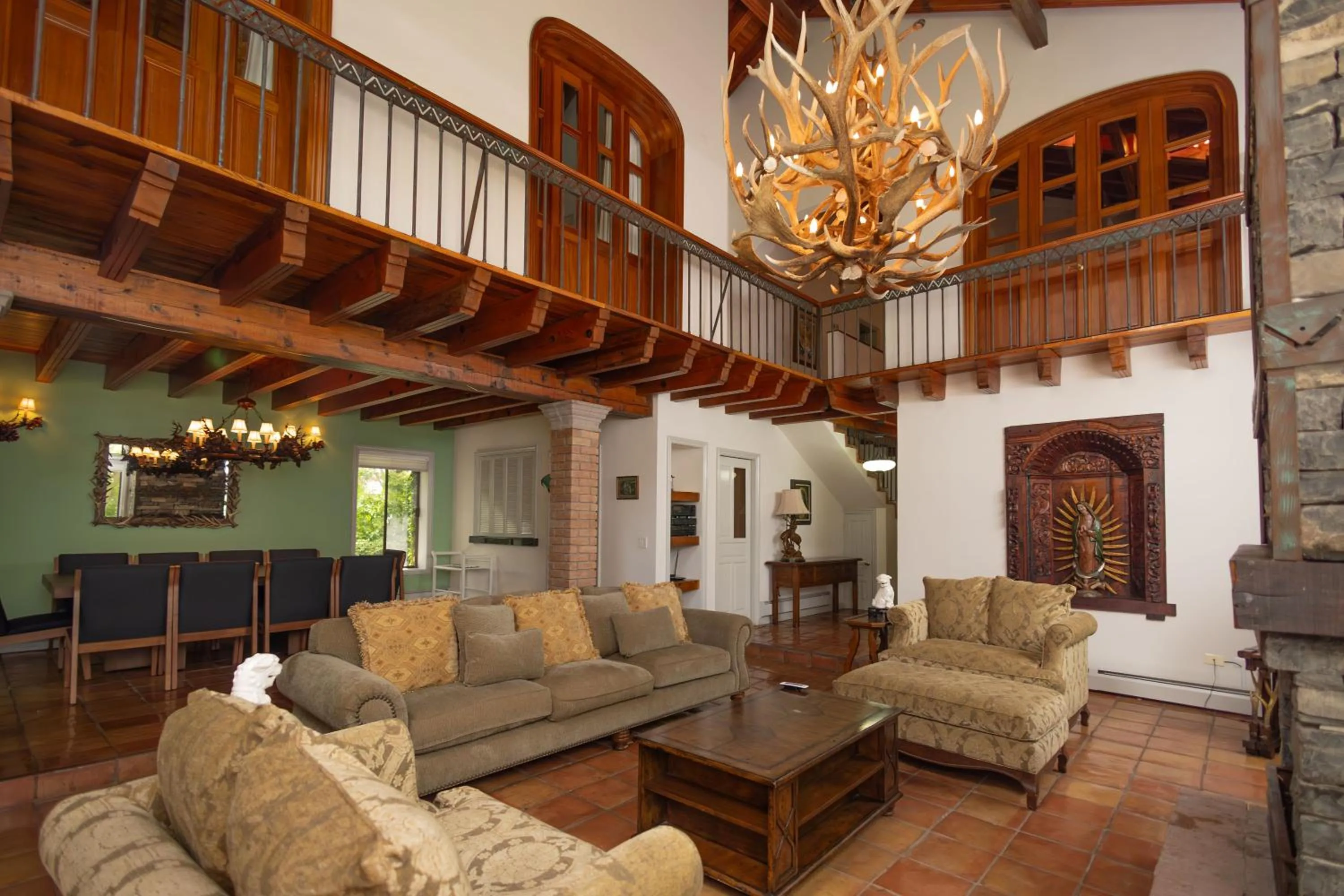 Living room in Casa Rincón by Lumina