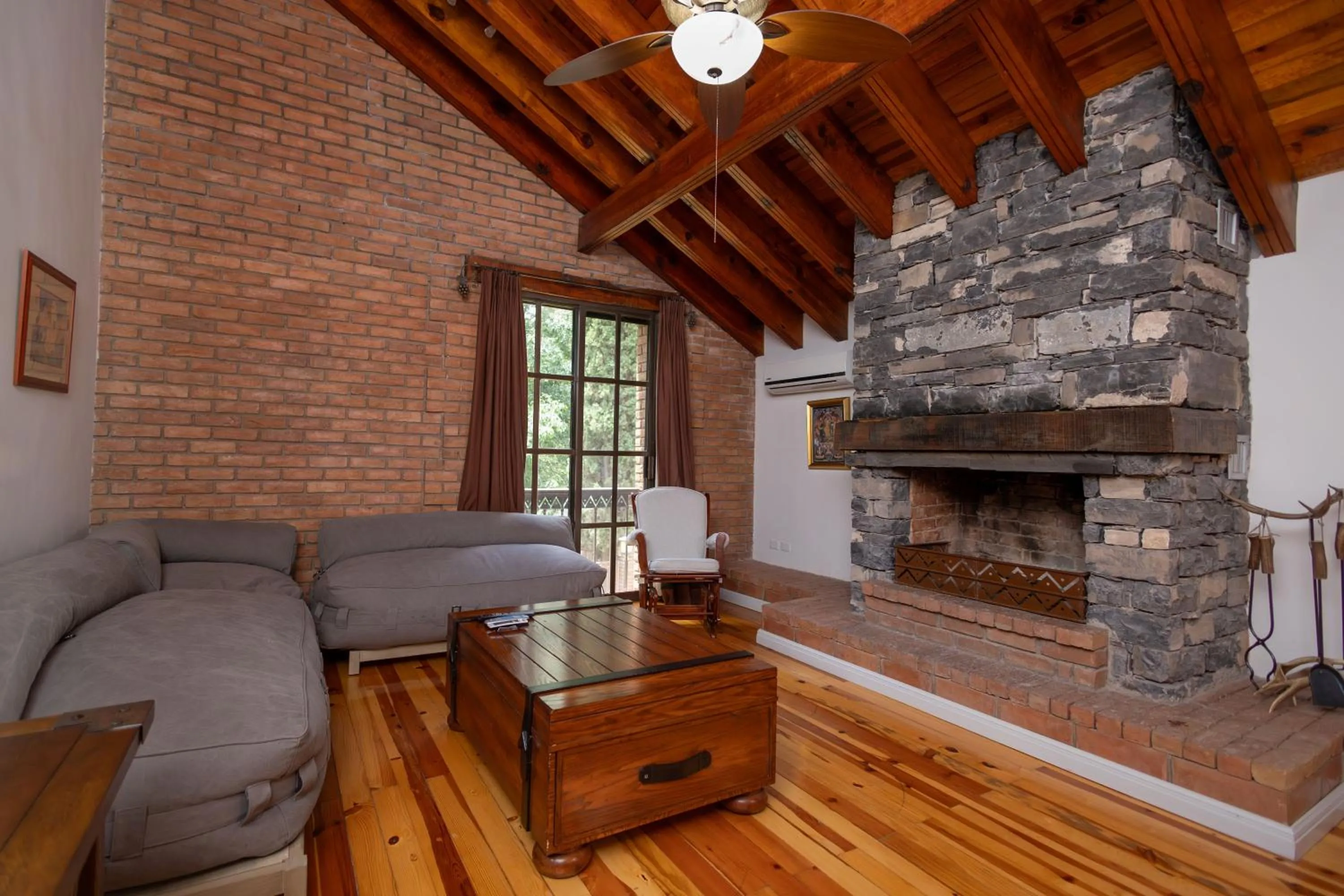 Seating area in Casa Rincón by Lumina