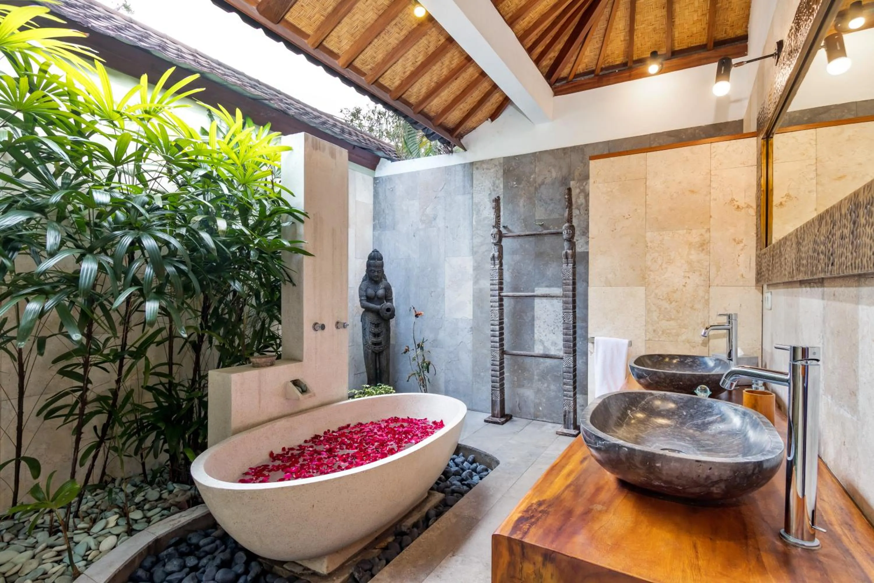 Villa Shantika by Villa Finder