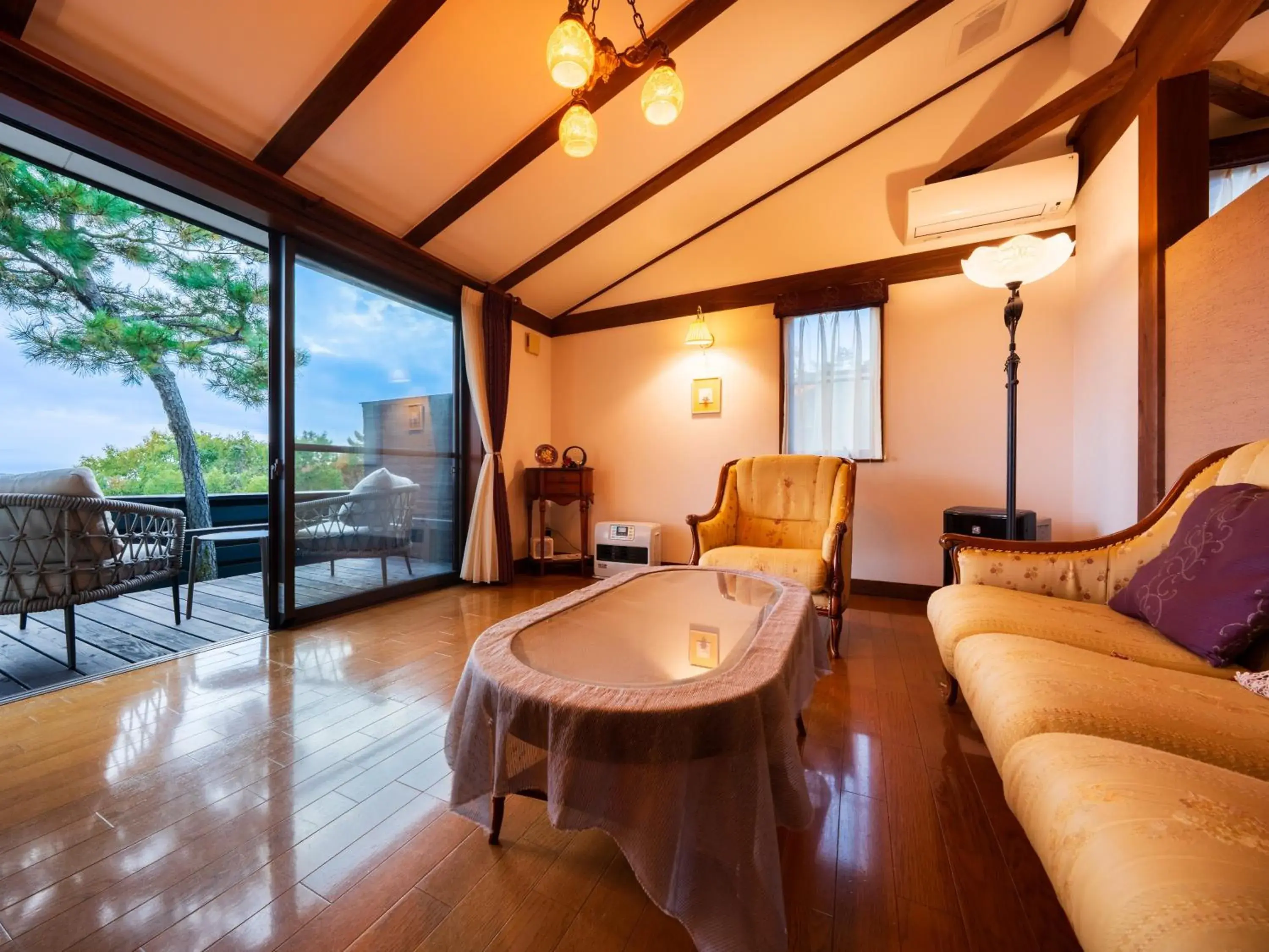 Deluxe Room - single occupancy in Auberge A MA FACON Deluxe Room - single occupancy in Auberge A MA FACON