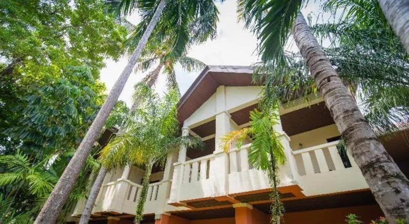 Hyton Leelavadee Hotel