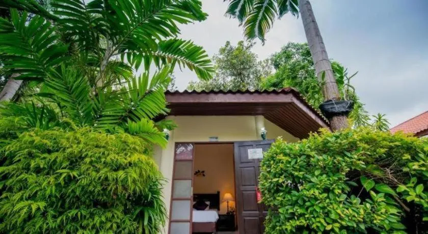 Hyton Leelavadee Hotel