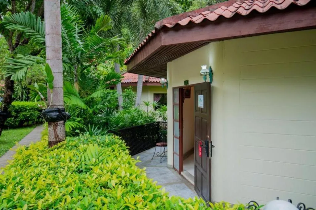 Hyton Leelavadee Hotel